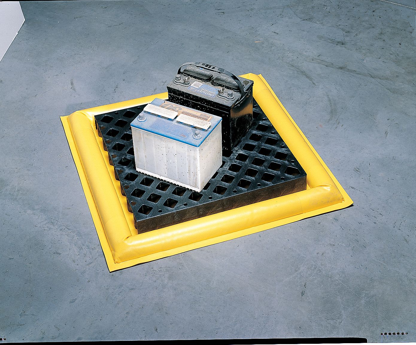 SPILL PAD, 24 X 24 IN, 2 GALLON CAPACITY, PVC, YELLOW, FOR 1 DRUM