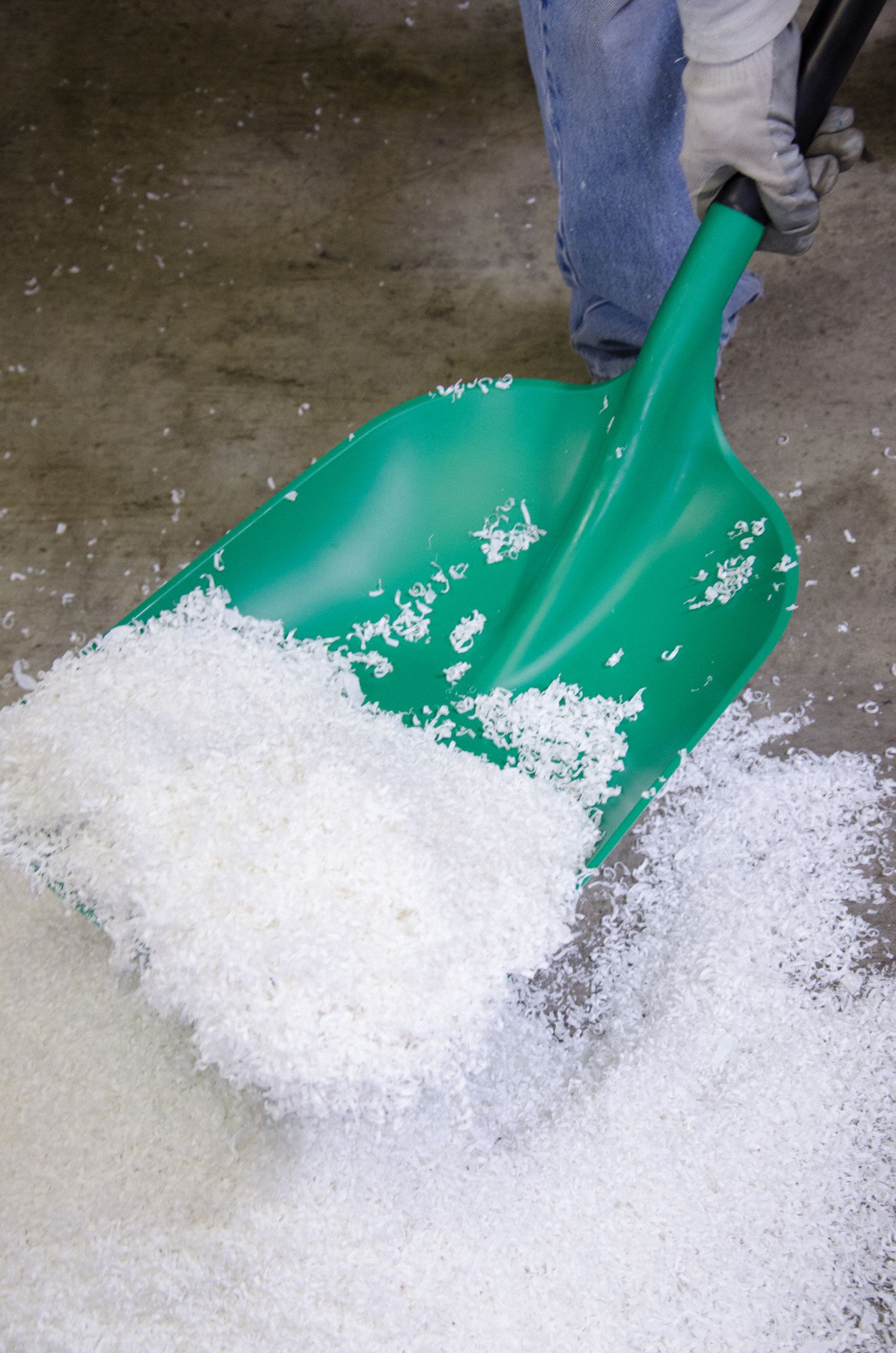 REMCO Industrial Shovel, 14 In. W, Green 3UE436900SS Grainger