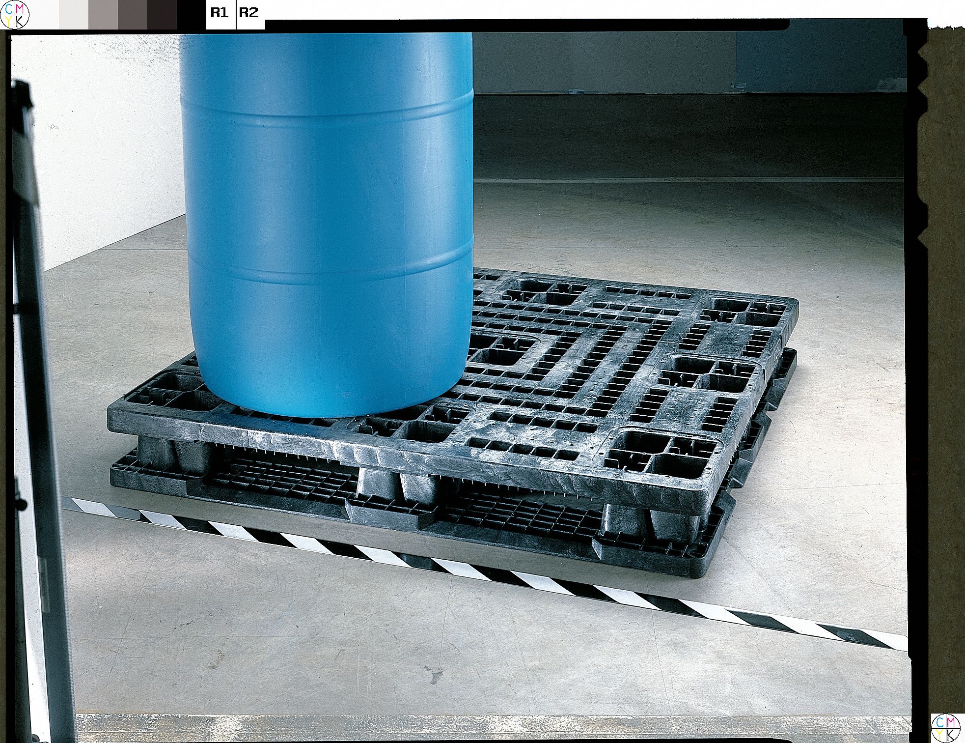 GRAINGER APPROVED 4Way Stackable High Density Polyethylene Pallet, 48