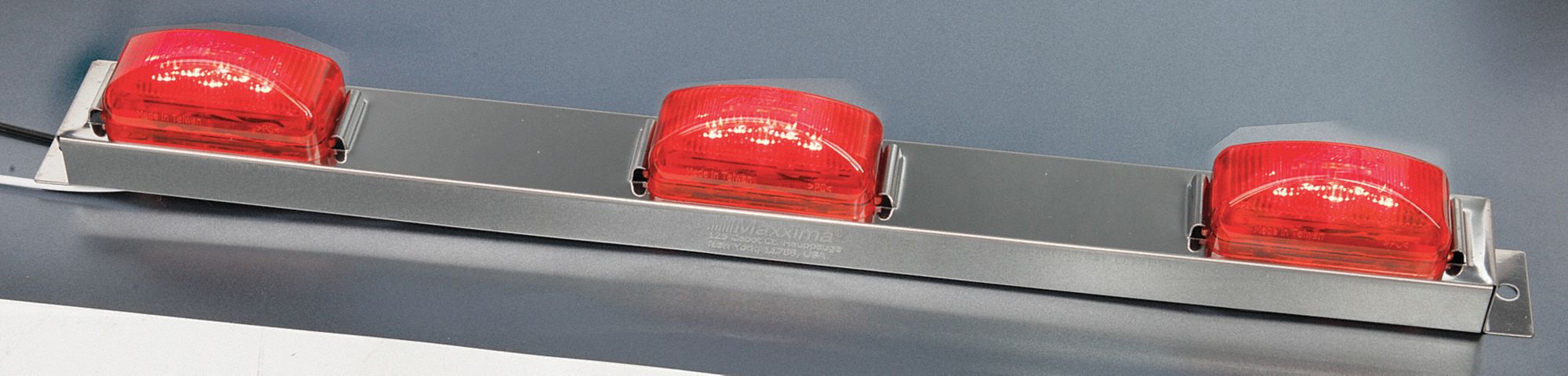 Clearance Marker Light: Clearance Light, LED, Rectangular, Surface Mount, Red, Hole, IP67