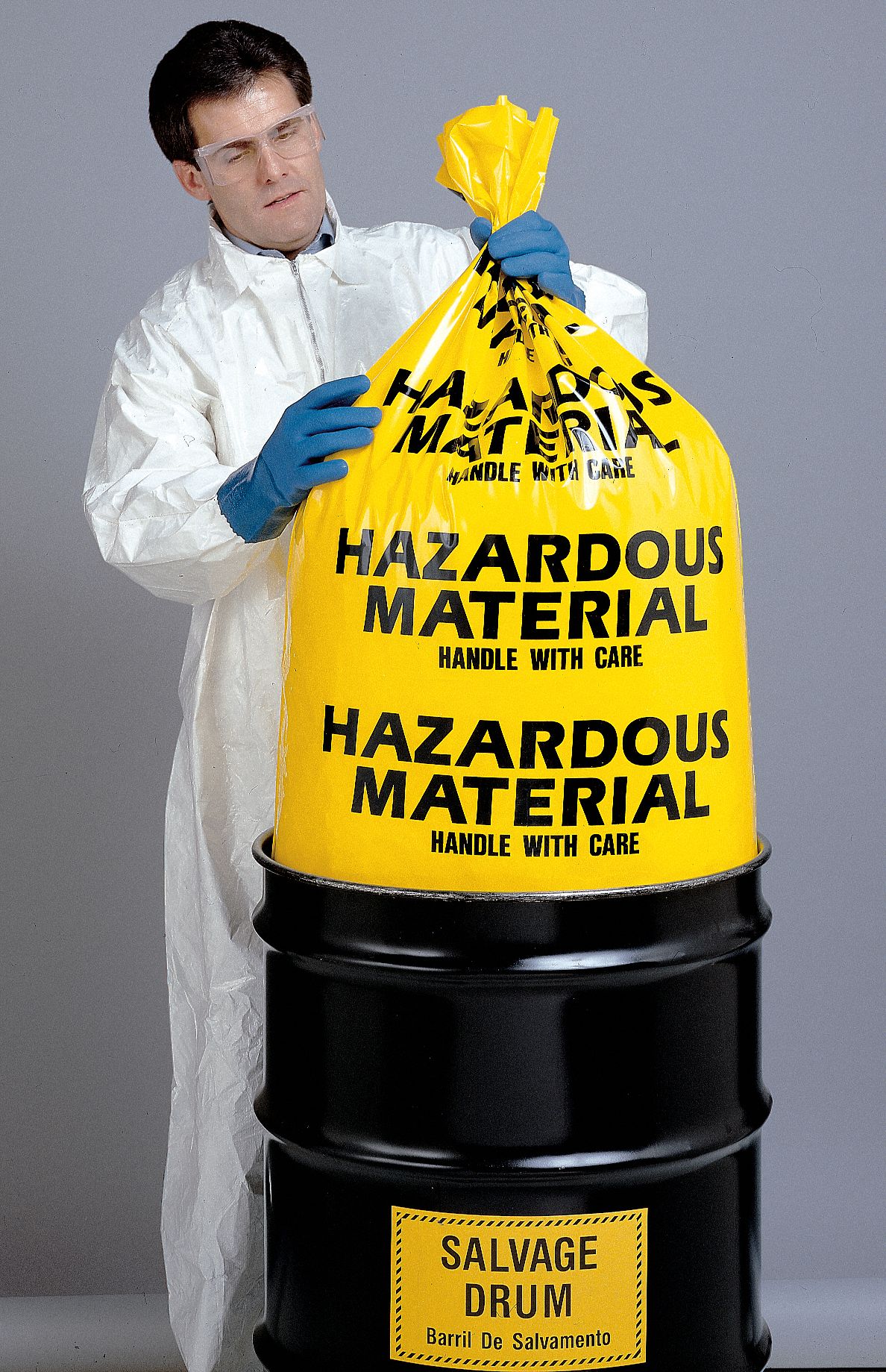 GRAINGER APPROVED Hazardous Waste Bags, 10 gal, Polyethylene, Yellow ...