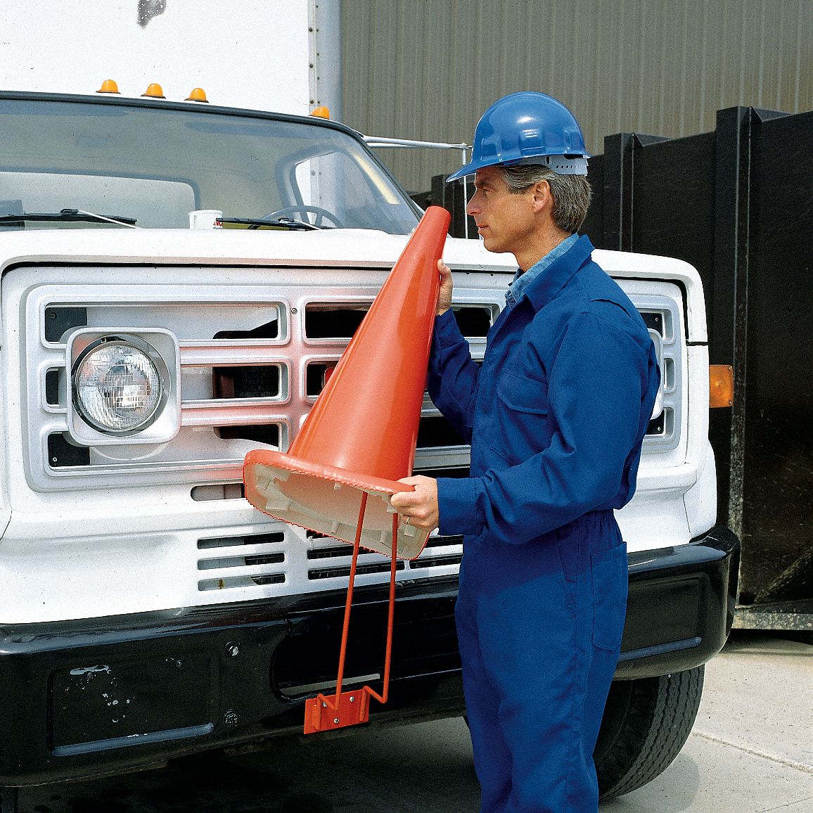 Silver, Up to Ten 18 in Cones or Five 28 in Cones, Vertical Mount Cone