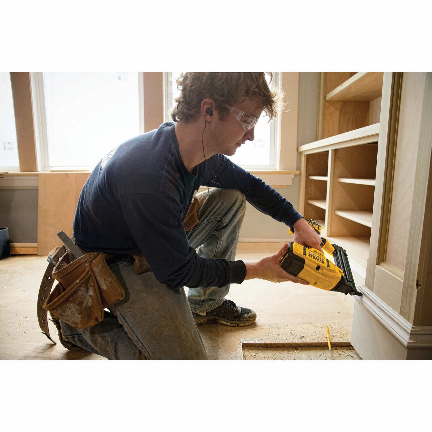 DEWALT Nail Gun Brad, Combo, For 18 ga Nail Gauge, For 5/8 in to 2 1/8