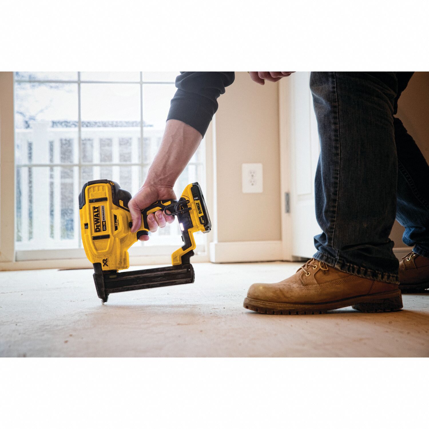 DEWALT Staple Gun Combo, For 1/4 in Staple Wd, For 18 ga, For 1/2 in to 1 1/2 in Staple Leg Lg