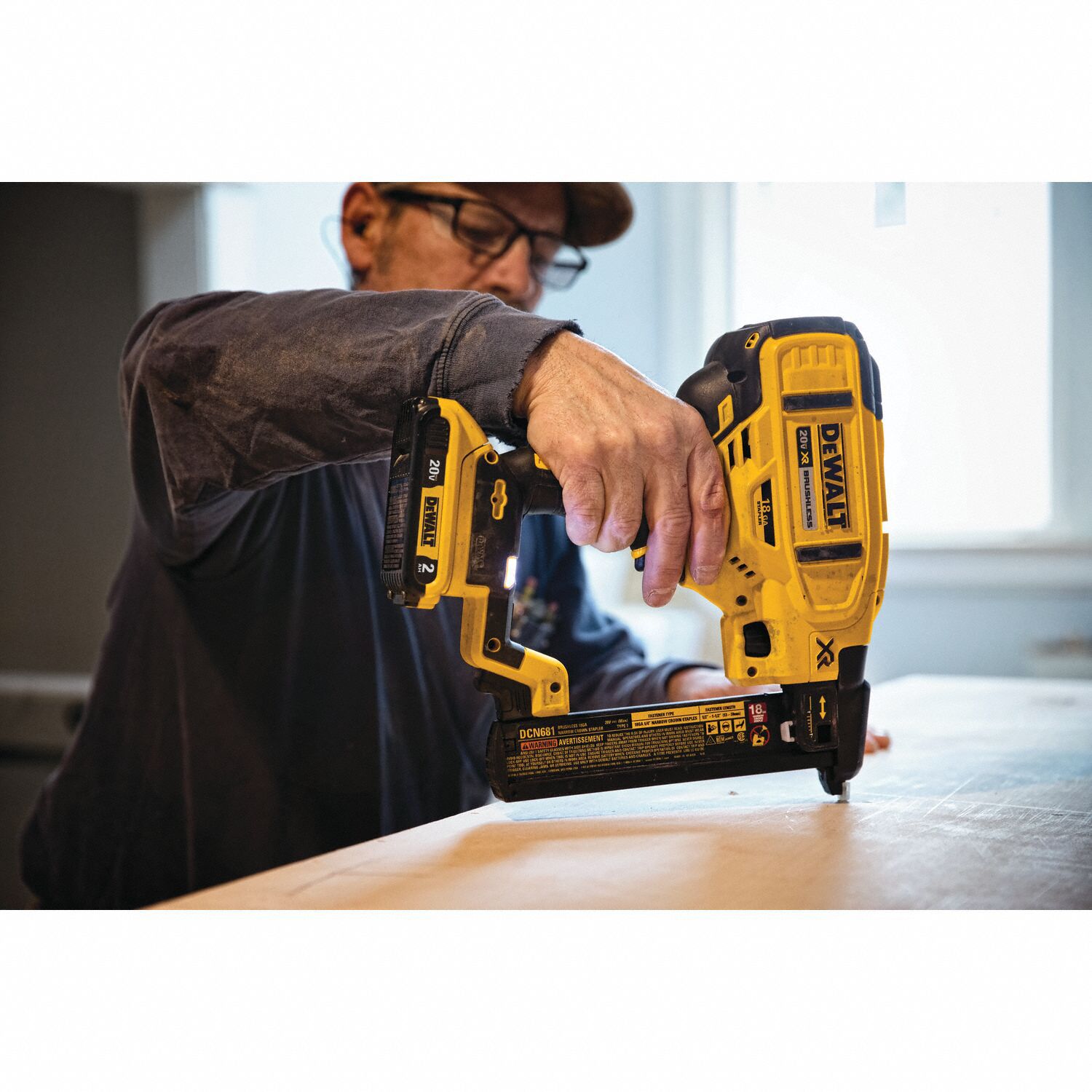 DEWALT Staple Gun Combo, For 1/4 in Staple Wd, For 18 ga, For 1/2 in