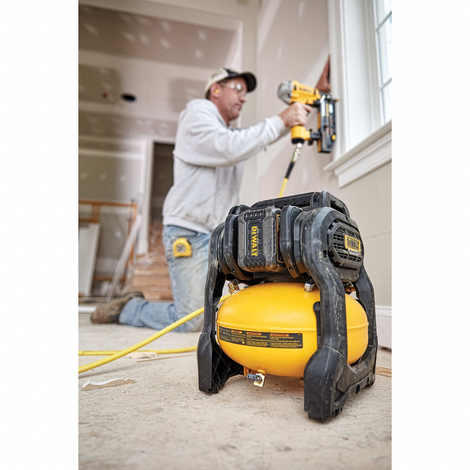 DEWALT Oil Free 2.5 gal Portable Air Compressor 400A10