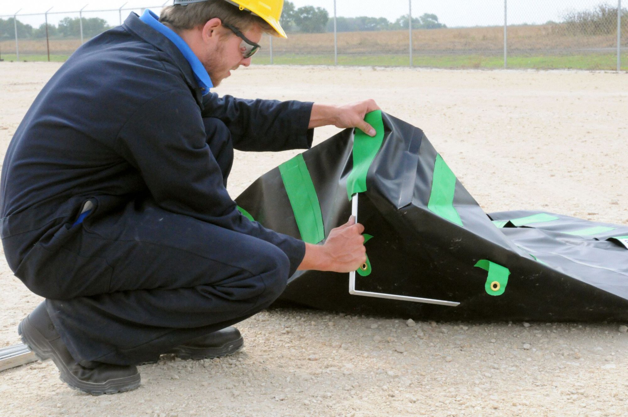 ULTRATECH Spill Containment Berm, Containment Berm, L Bracket, 2,244