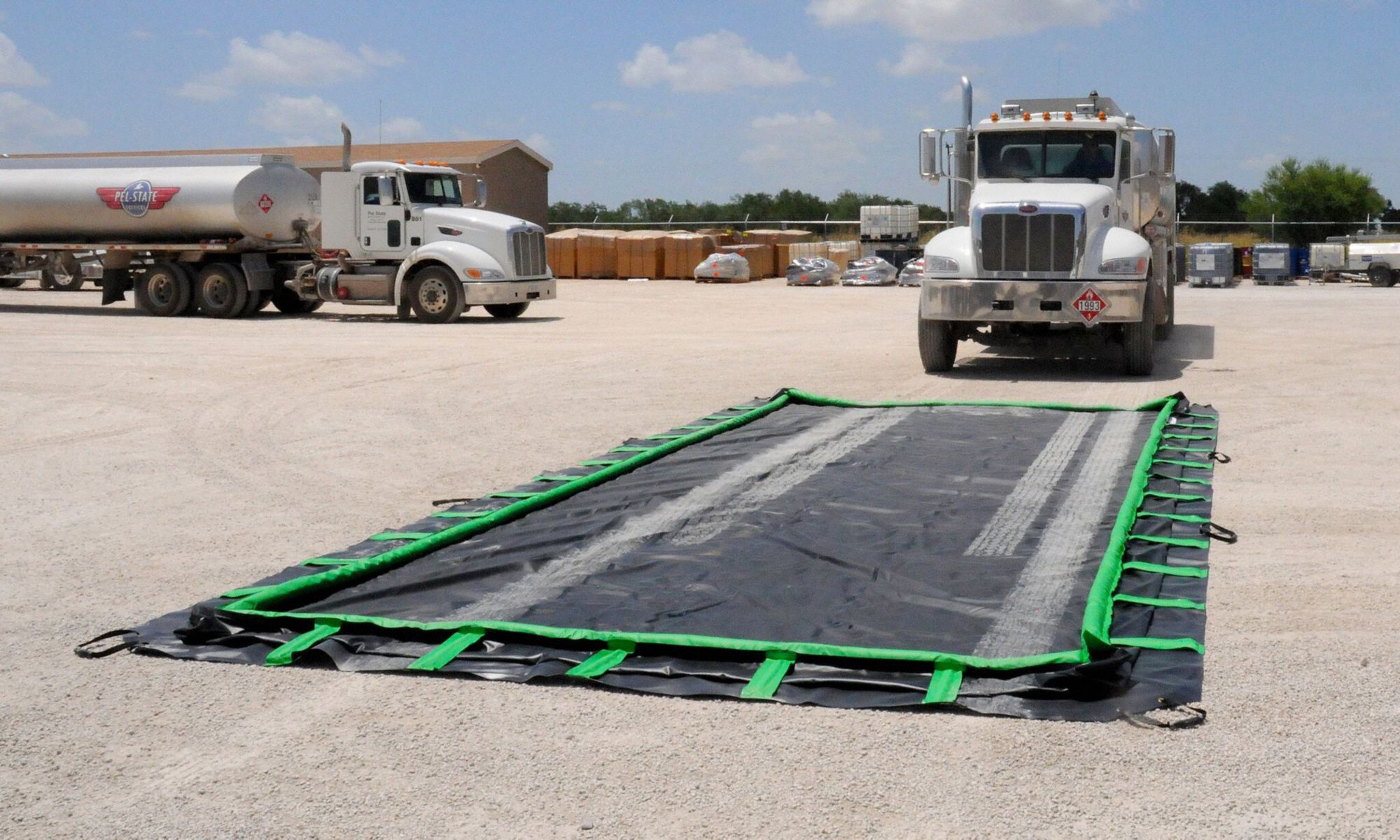 ULTRATECH Spill Containment Berm, Drive-In/Out Containment Berm, Foam ...