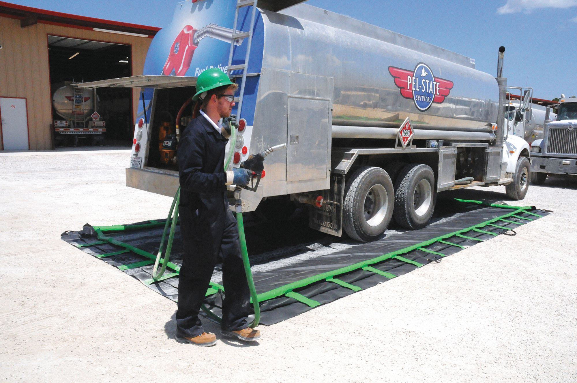 ULTRATECH, 10 ft W x 10 ft L, 748 gal Spill Capacity, gal., Spill