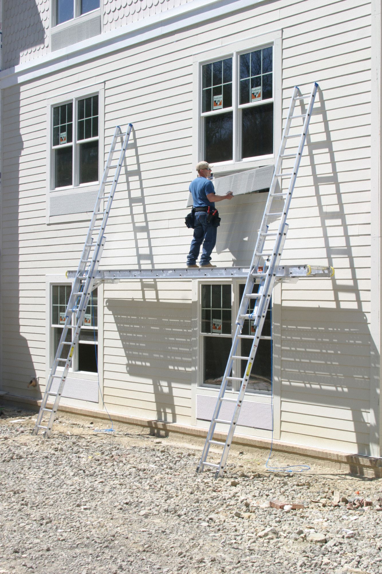 WERNER 28 ft Aluminum Extension Ladder, 250 lb Load Capacity, 50.5 lb