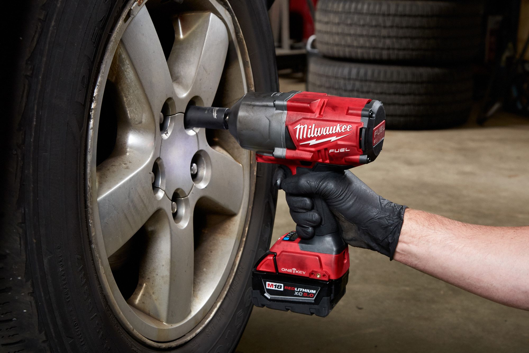 MILWAUKEE Impact Wrench: 1/2 in Square Drive Size, 1,000 ft-lb ...