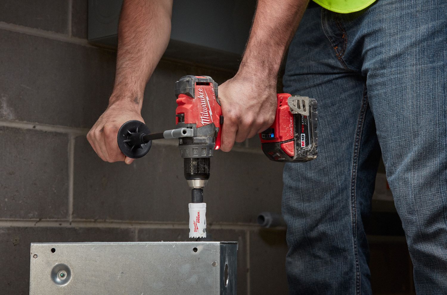 MILWAUKEE Cordless Drill/Driver Kit, 1/2 in Chuck Size 44YY81270522