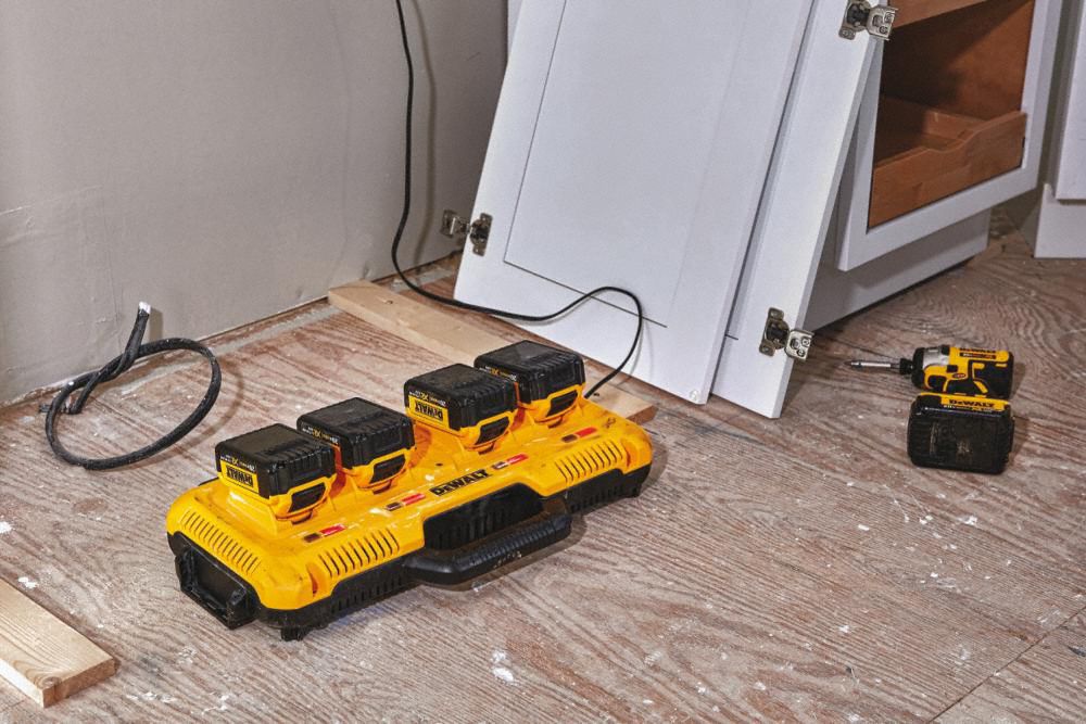 Dewalt multiport discount simultaneous fast charger