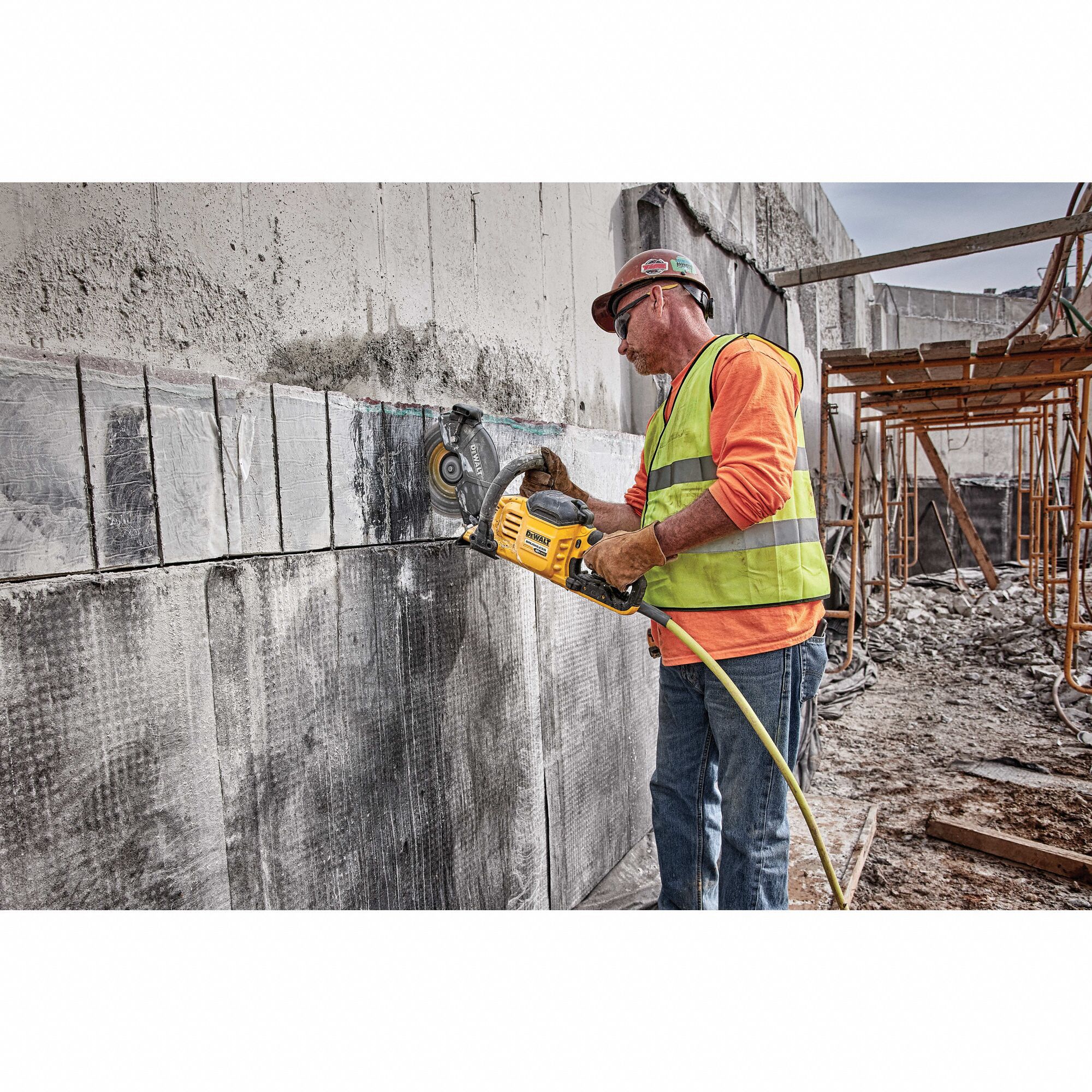 DEWALT Concrete, Masonry, Wet/Dry, Concrete Saw, 9 in Blade Dia., 7/8