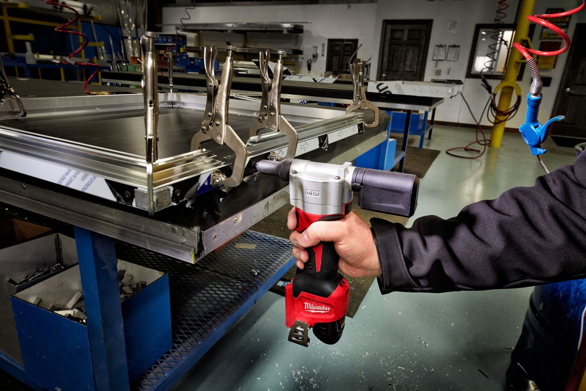 MILWAUKEE Rivet Tool 1 1/2 in Stroke Lg, 2,000 lb Pulling Force, 1/8