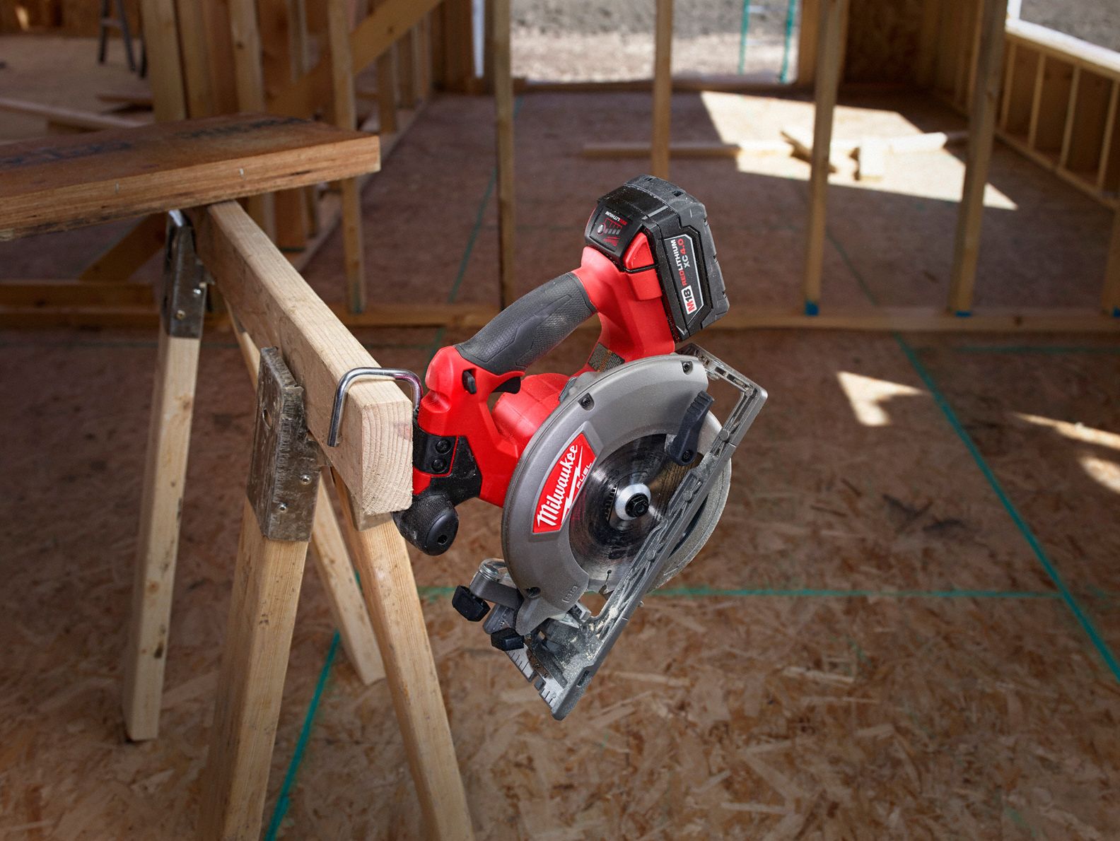 MILWAUKEE Circular Saw Kit, 6 1/2 in Blade Dia., Left Blade Side, Bevel Angle Range 0° to 50