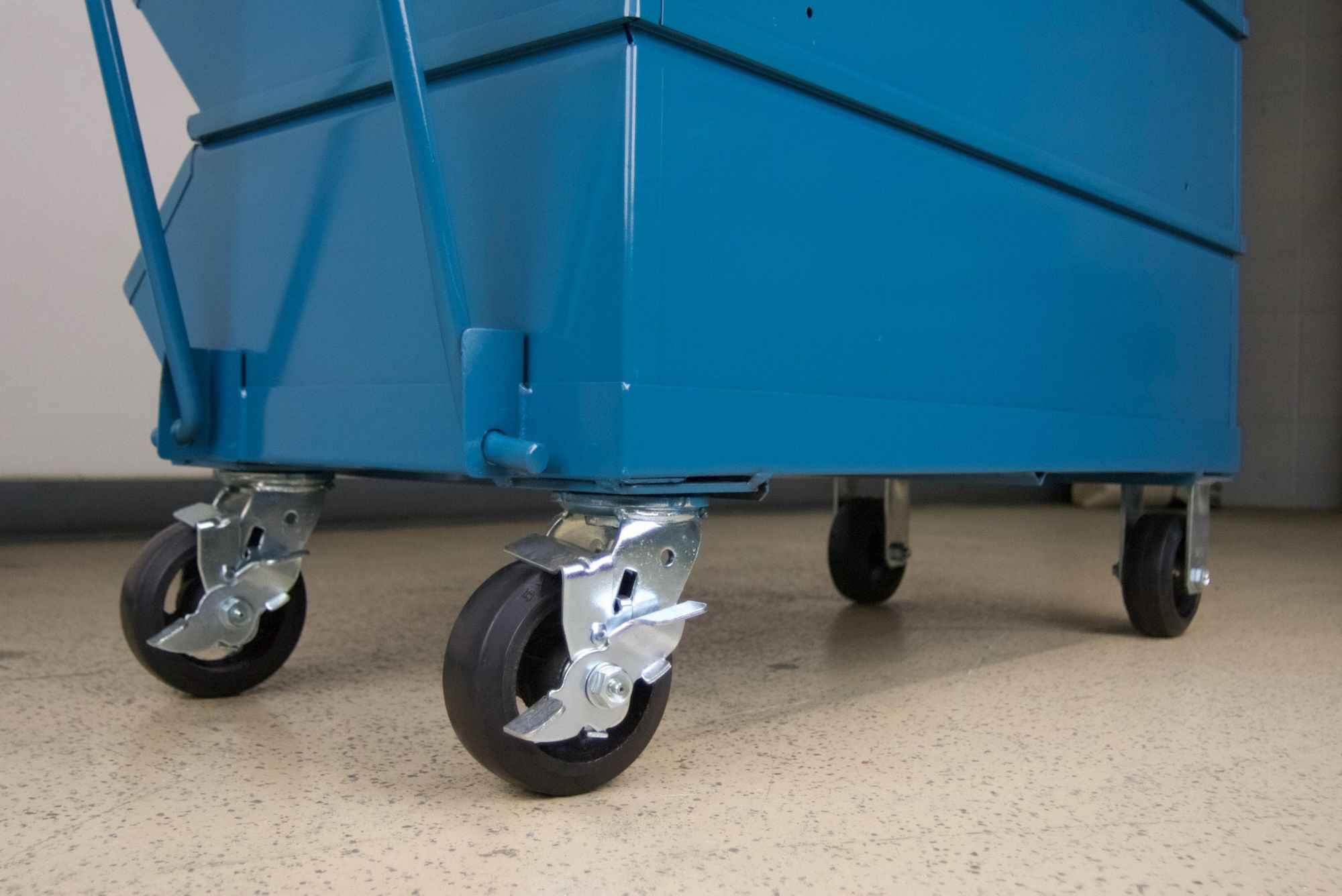 STACKBIN Sectional Stacking Bin Unit 37 in x 5 3/8 in x 40 in, Caster