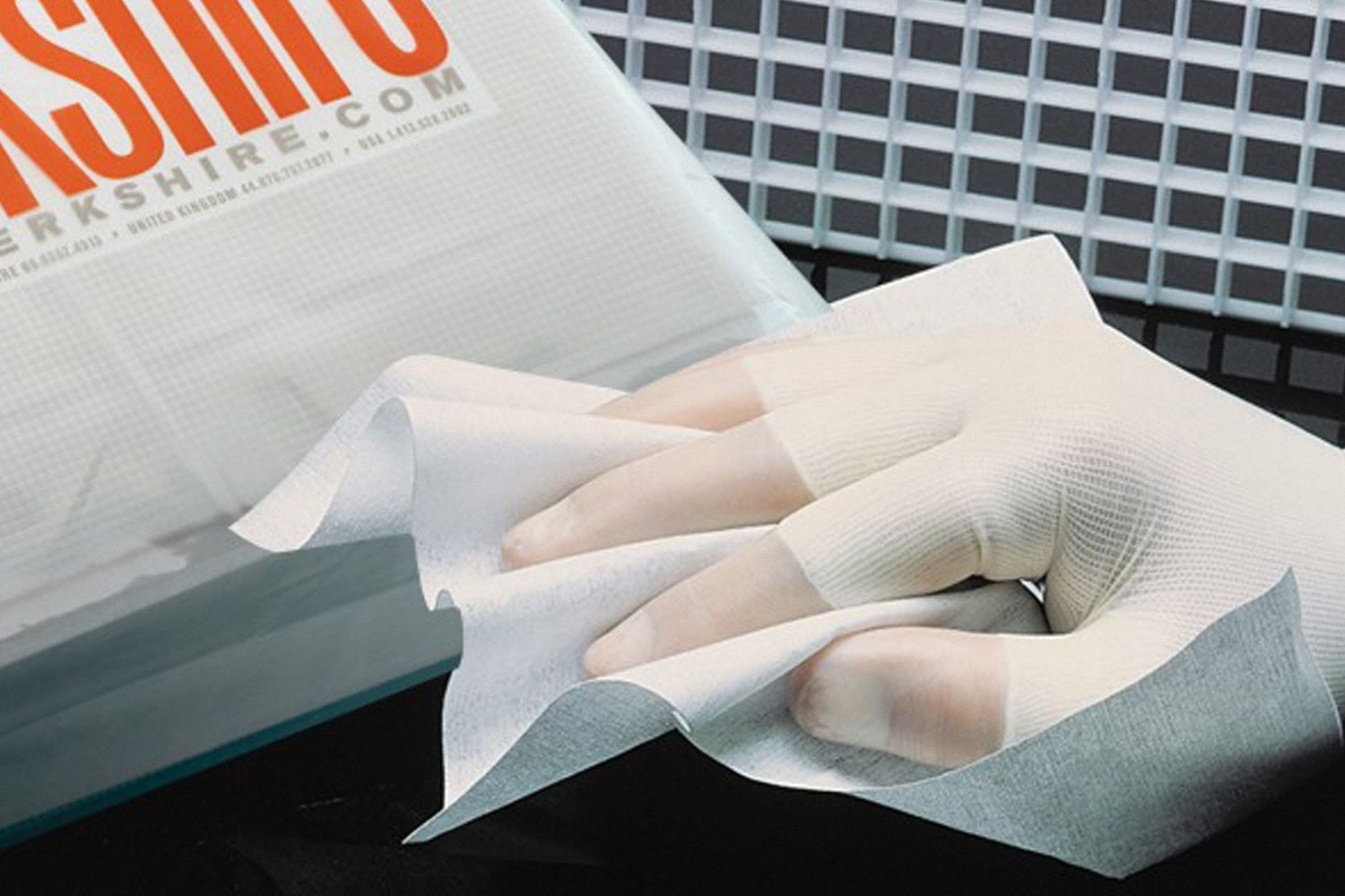 BERKSHIRE Dry Wipe, Durx(R) 770, 4 in x 4 in, Number of Sheets 300