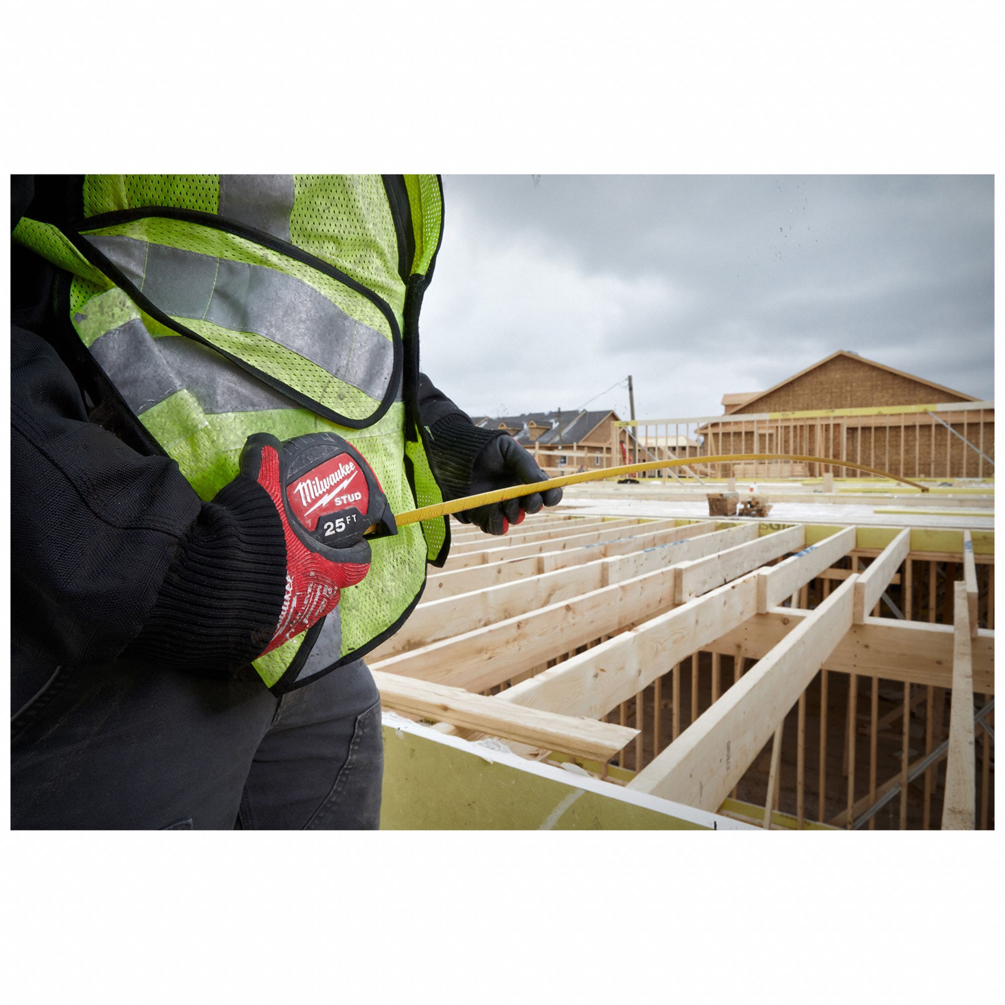 MILWAUKEE Tape Measure 35 ft Blade Lg, 1 5/16 in Blade Wd, in/ft