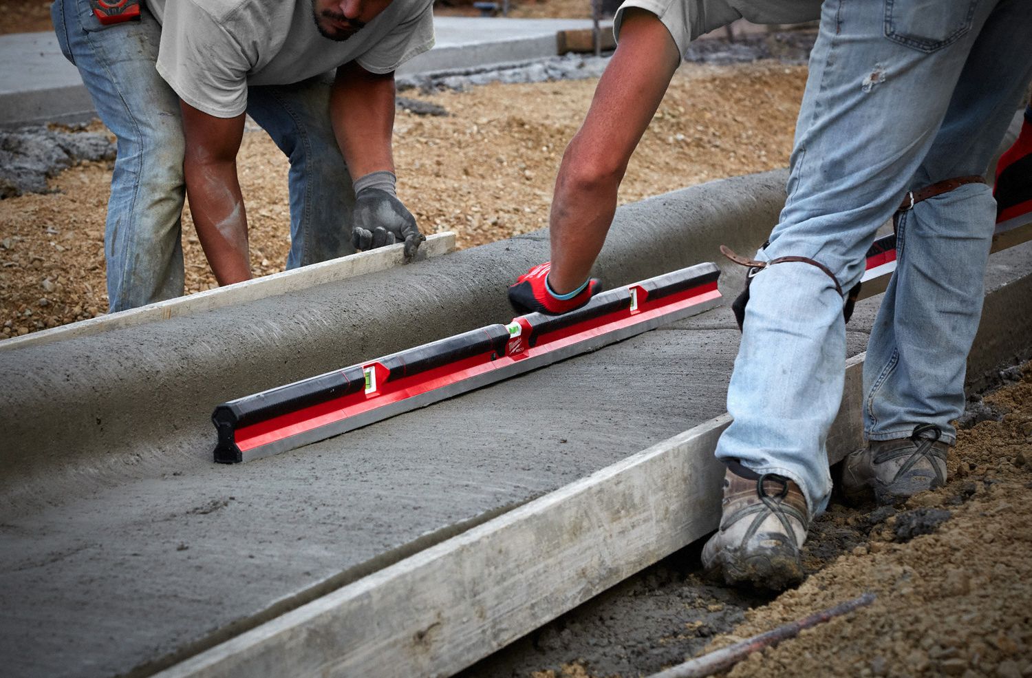 MILWAUKEE Aluminum Concrete Screed Level, 48 in Length,