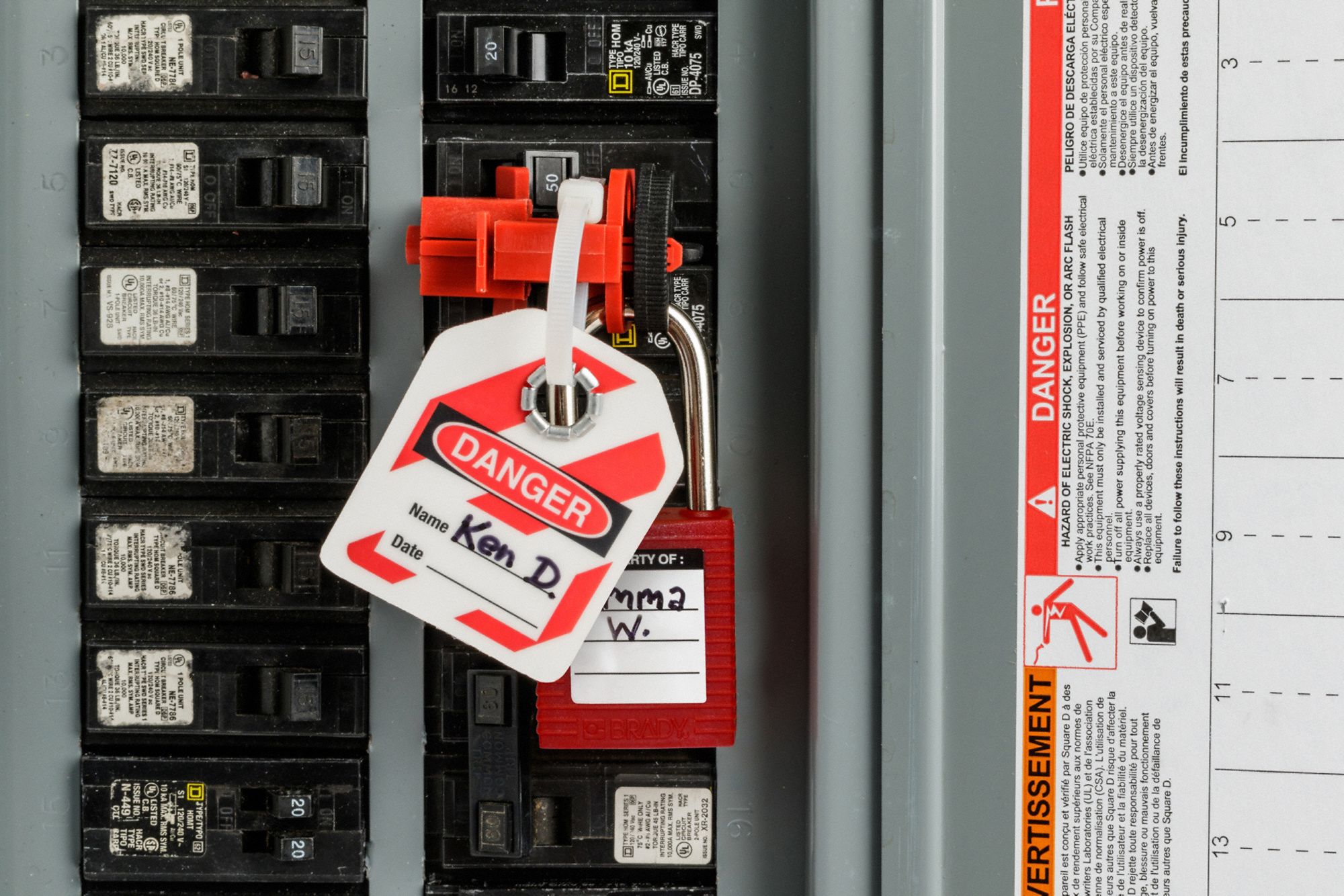 BRADY Circuit Breaker Lockout Rail 120/277 Circuit Breaker Volt, Max