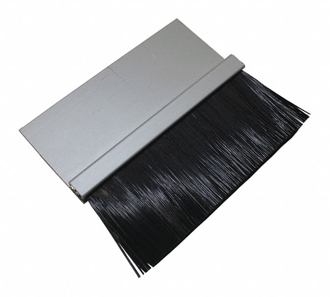 Brush Seal: Straight, Polypropylene, 1 1/2 in Brush Lg, Staggered