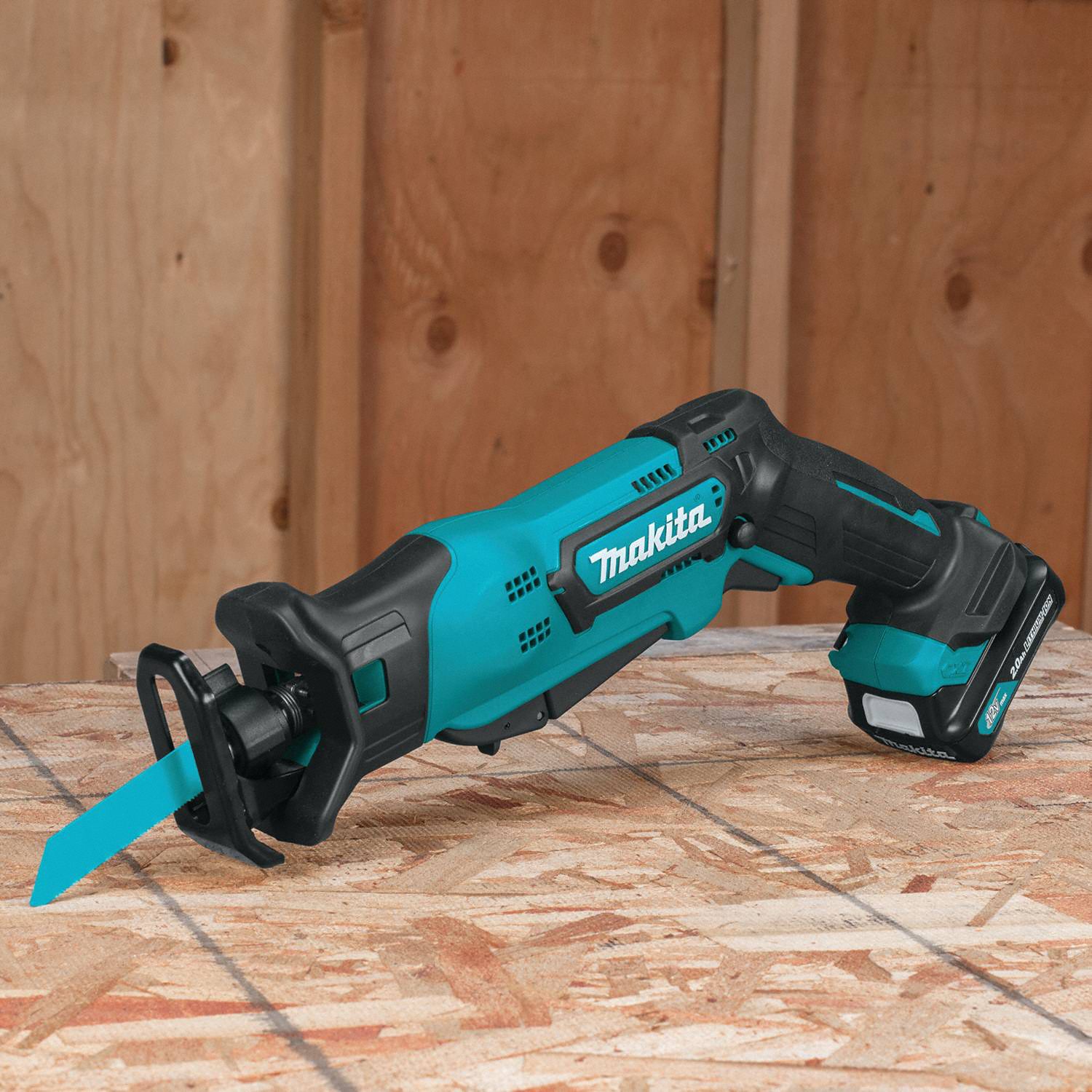 makita-compact-reciprocating-saw-kit-1-2-in-stroke-length-3-300-max