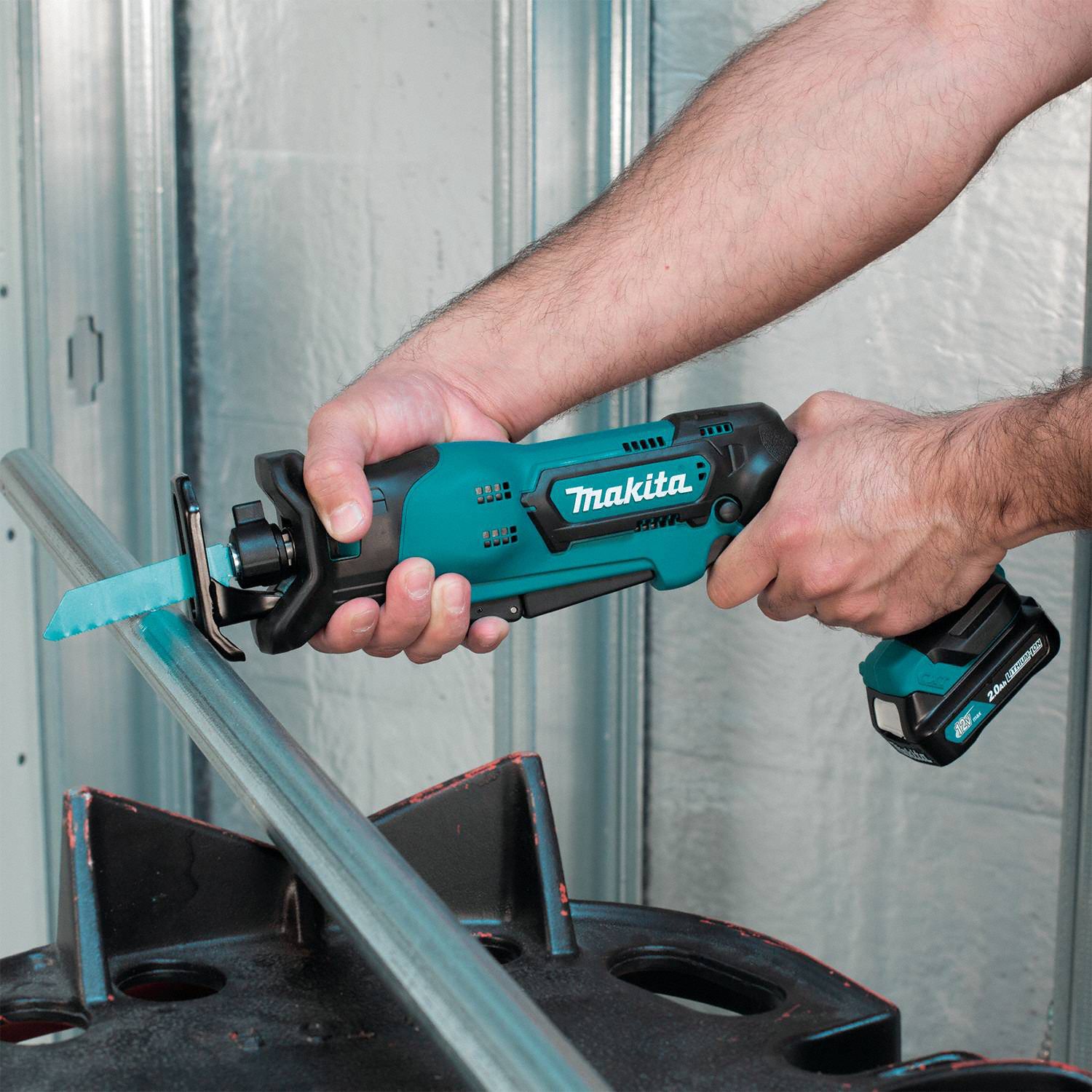 MAKITA Compact, Reciprocating Saw Kit, 1/2 in Stroke Length, 3,300 Max