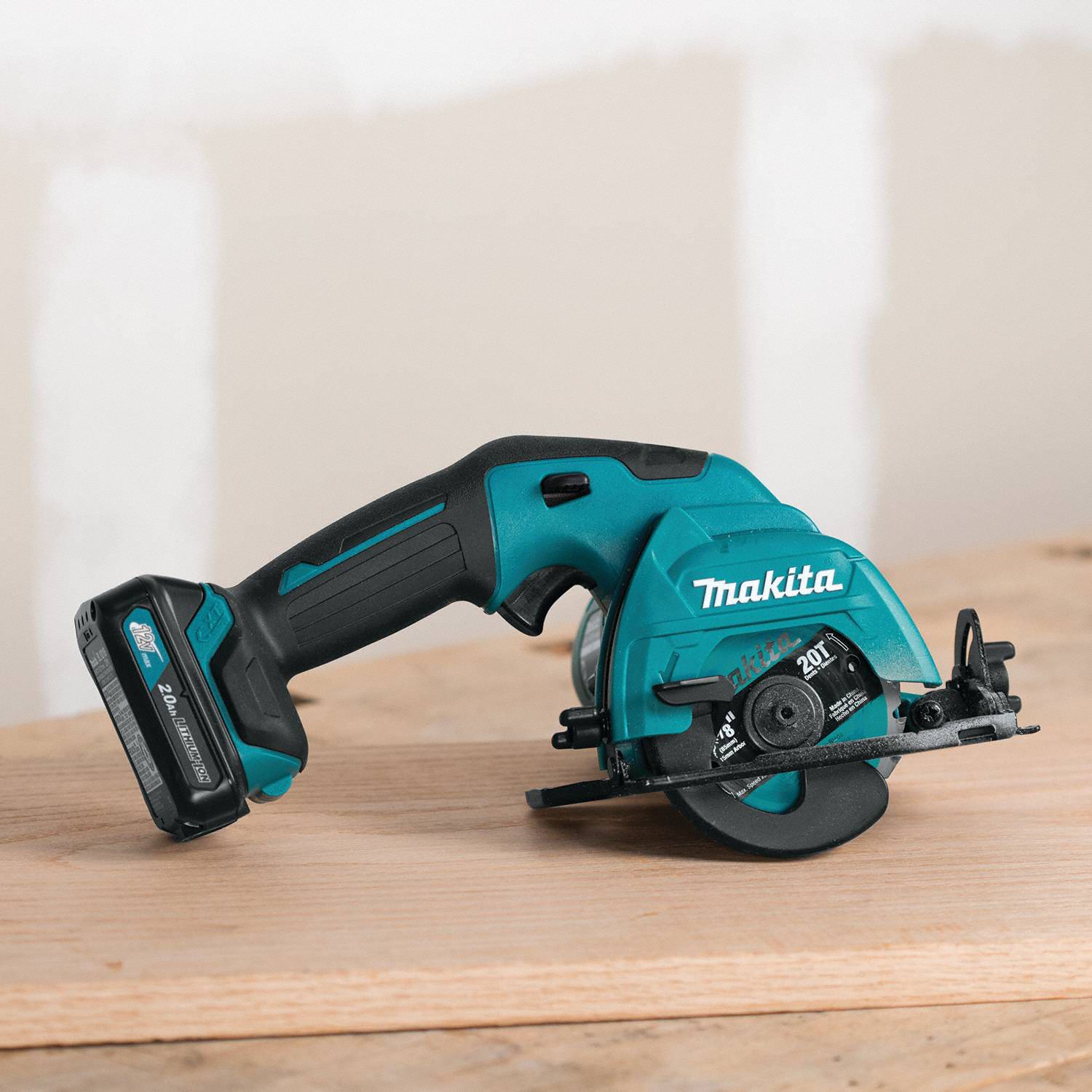 MAKITA Circular Saw Kit 3 3/8 in Blade Dia., Right, 1 in Max. Cutting