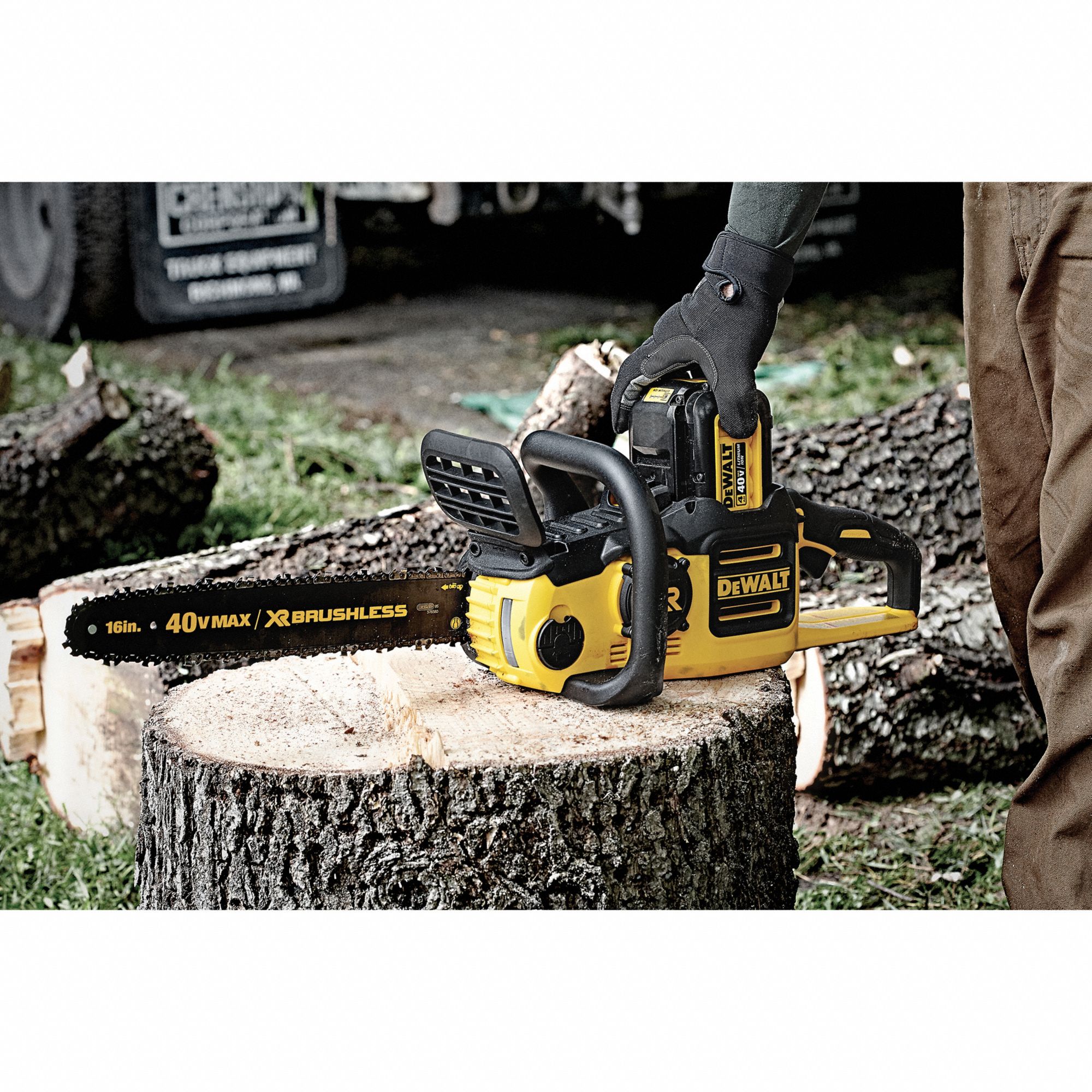 DEWALT 16", 40V, Battery Powered, Chain Saw, Battery Amperage 4.0Ah