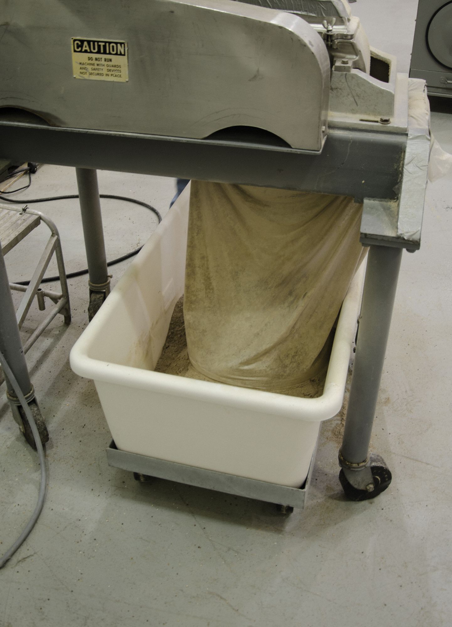 REMCO Transport Storage Tub with Drain 500 lb Load Capacity, 483/4 in