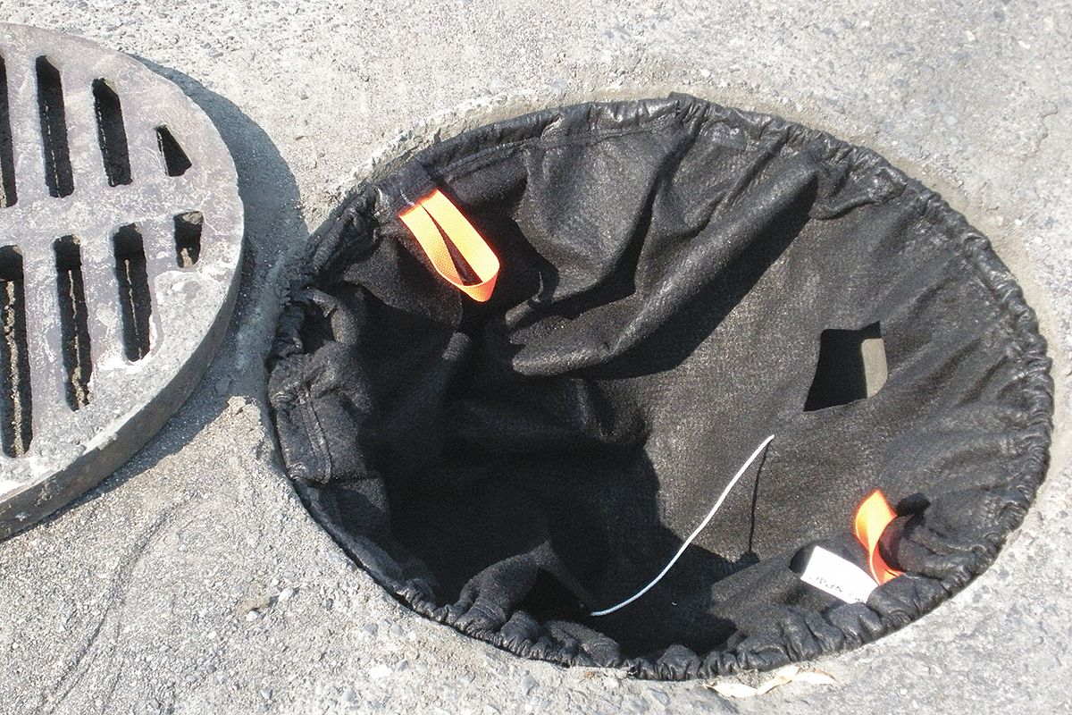 Catch Basin Insert: Debris/Oil/Sediment/Trash, 29 in dia x 21 in H, 500 gpm Max. Flow Rate