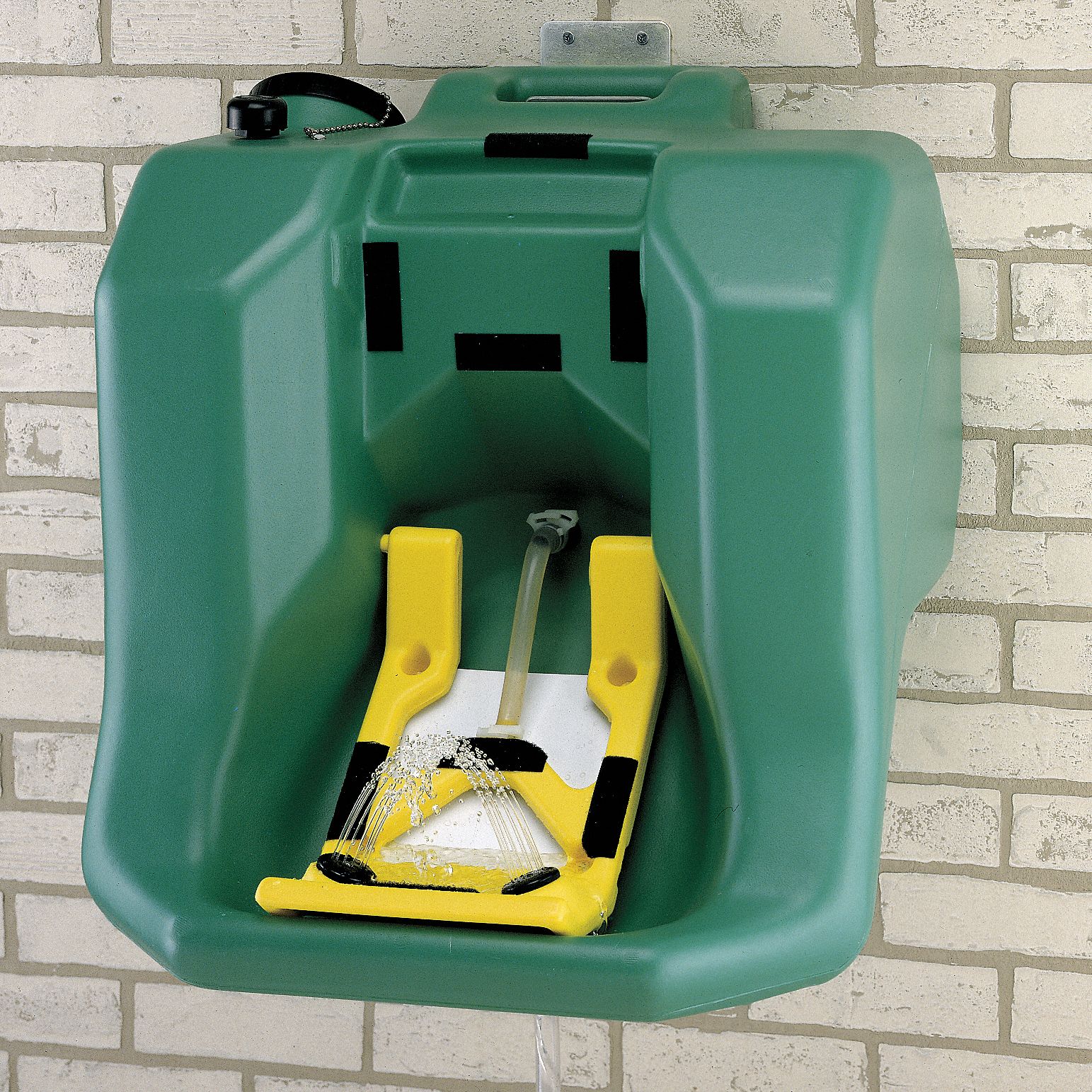 Eye Wash Station: Green, 22 1/2 in Ht, 21 1/2 in Wd, 19 1/2 in Dp, Wall or Cart Mounting