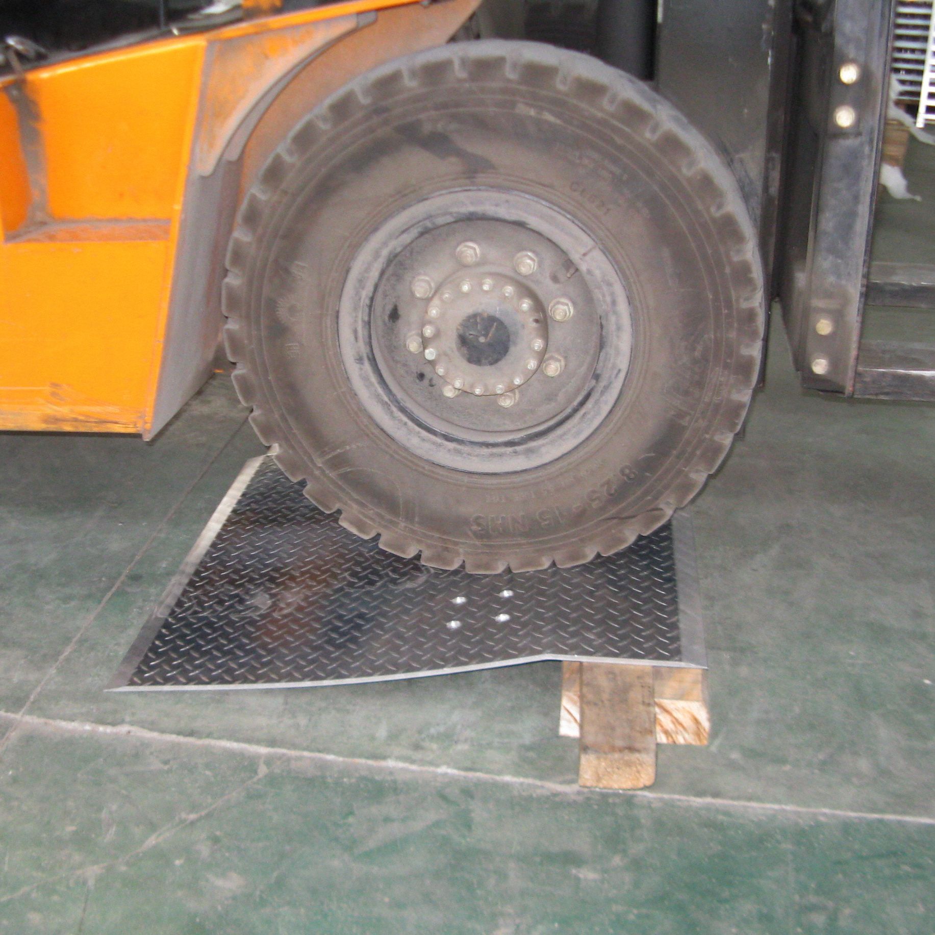 300 Lb,36 Inl X 48 Inw Aluminum Dock Plate; Load Capacity 5,2040034786