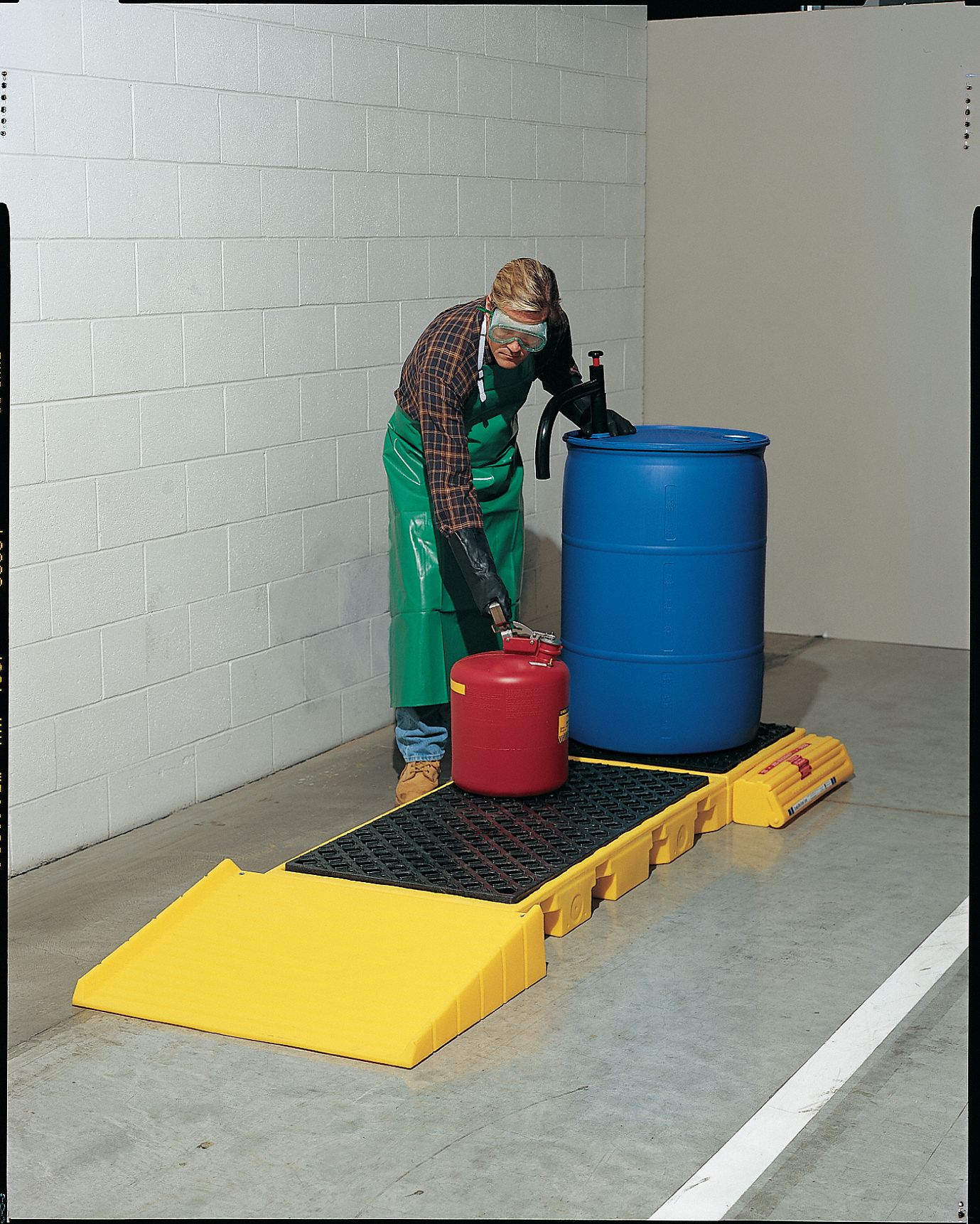 ULTRATECH Drum Spill Containment Pallet For 3 Drums, 99 gal Spill Capacity, 4,500 lb Load