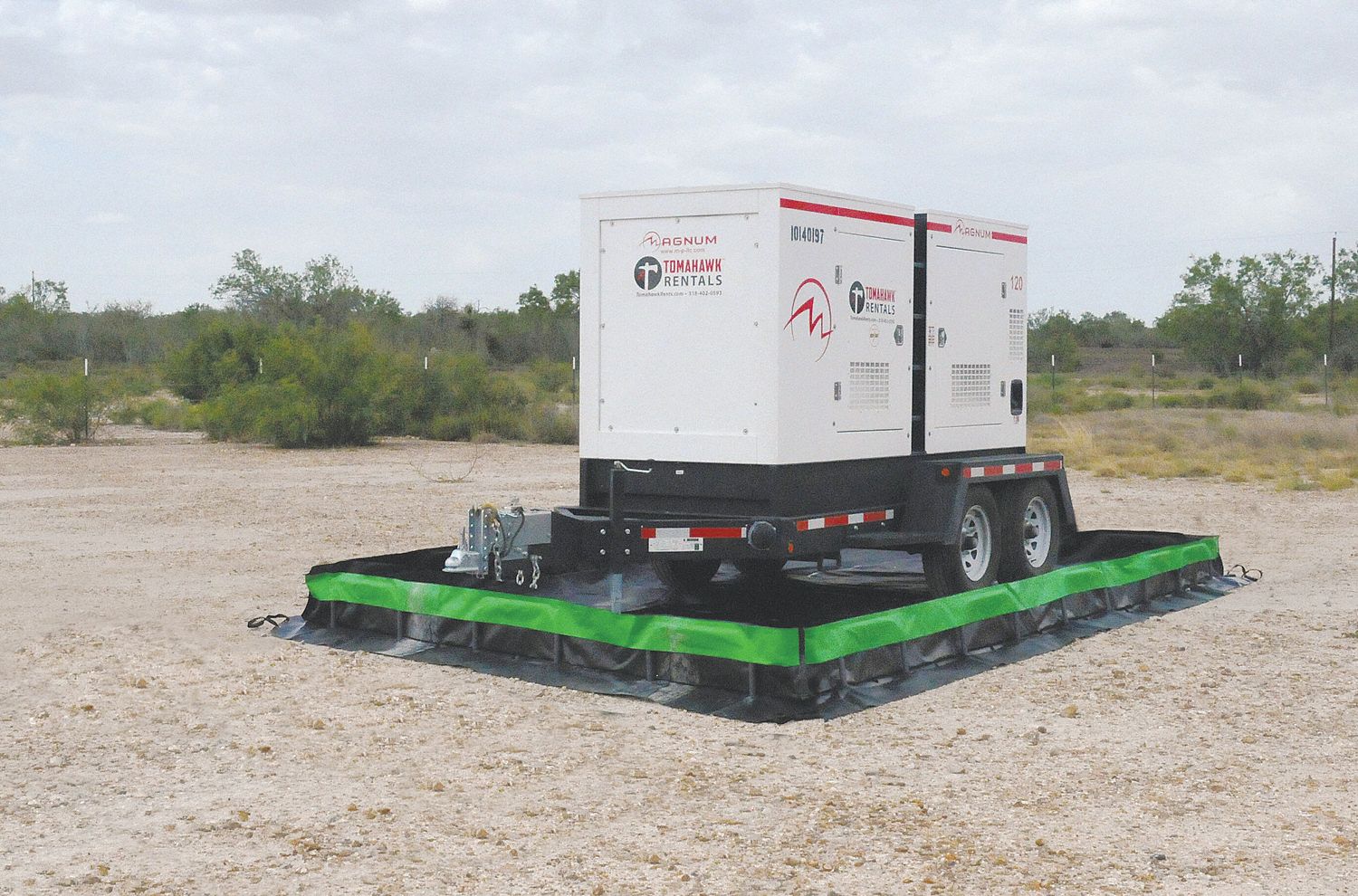 BERME DE CONFINEMENT MURALE PLIABLE, 6 PI X 6 PI, COPOLYMÈRE 2000, HAUTEUR 12 PO, CAPACITÉ DE 269 GAL, NOIR