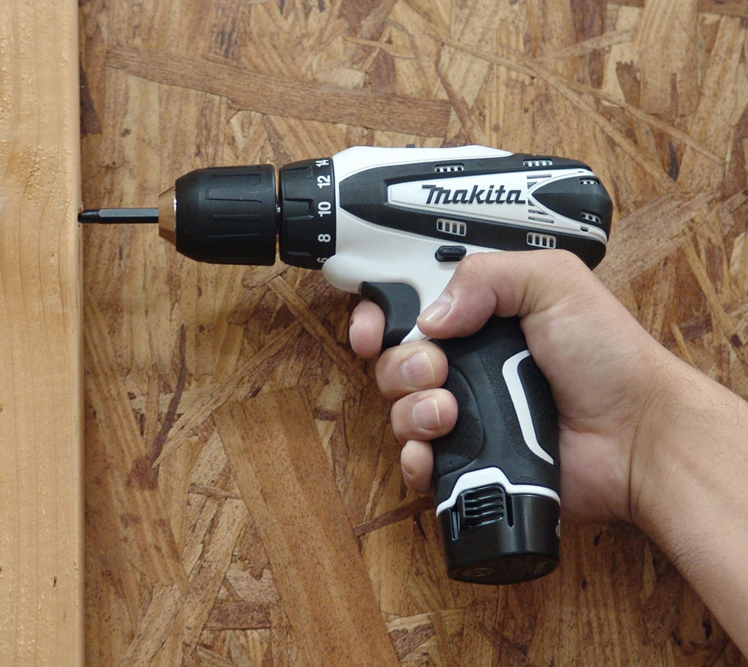 MAKITA Cordless Drill/Driver Kit, 3/8 in Chuck Size 4NNK8FD02W