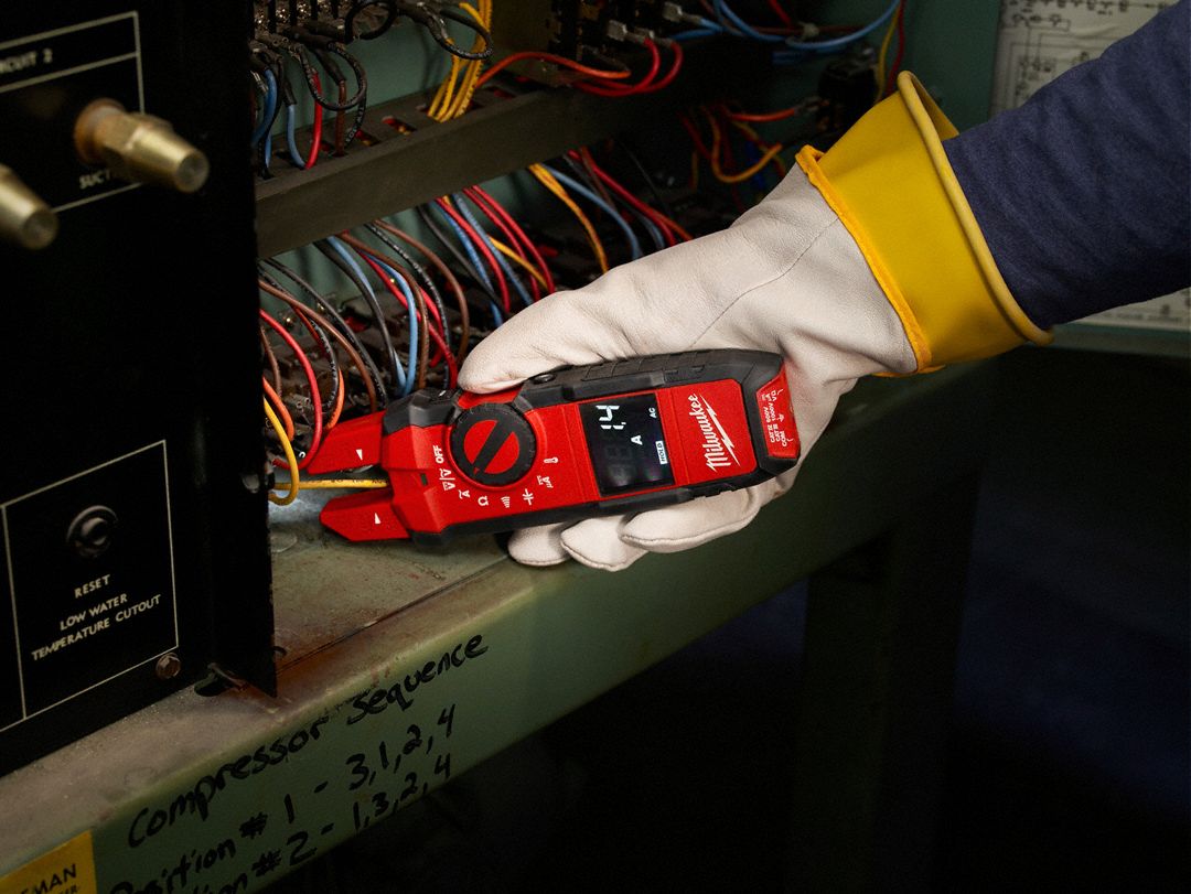 MILWAUKEE Clamp On Digital Clamp Meter, 40° to 752°F Temp. Range, 0.6