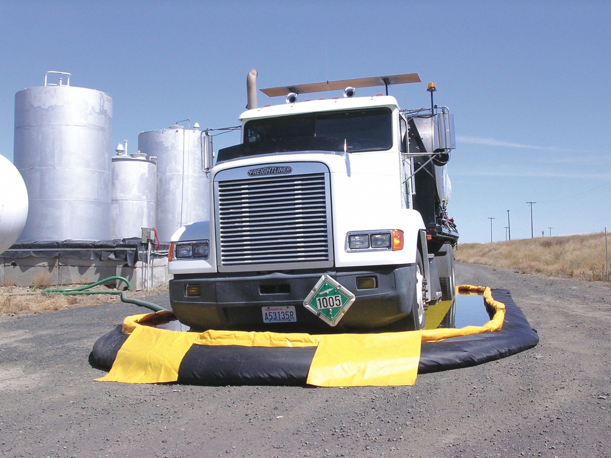 GRAINGER APPROVED Containment Berm, Black 4UDP14UDP1 Grainger