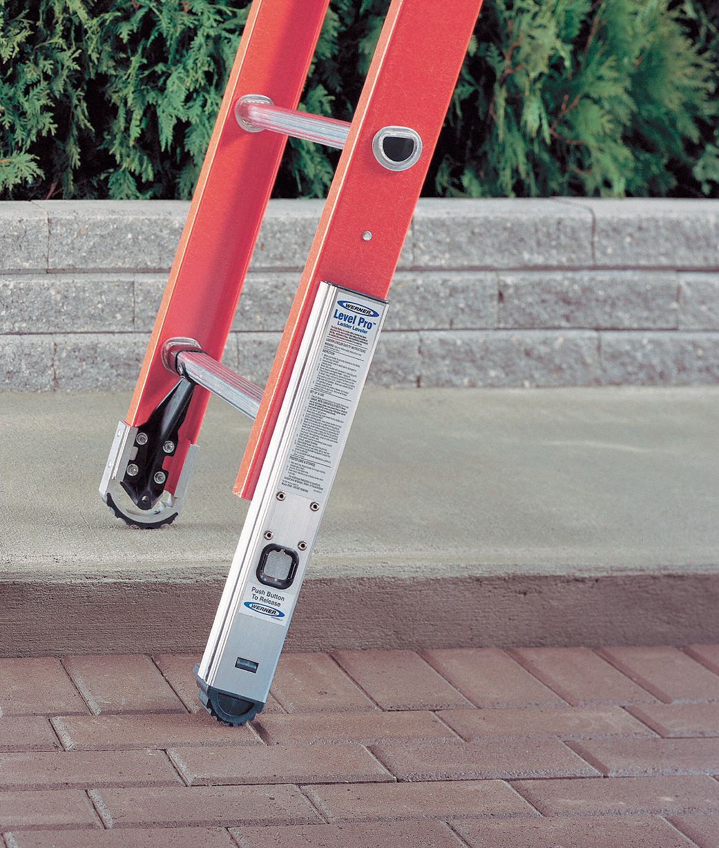 Ladder Leveler, Aluminum, Adjustable Up To 3 3/8 in Up and Down Grainger