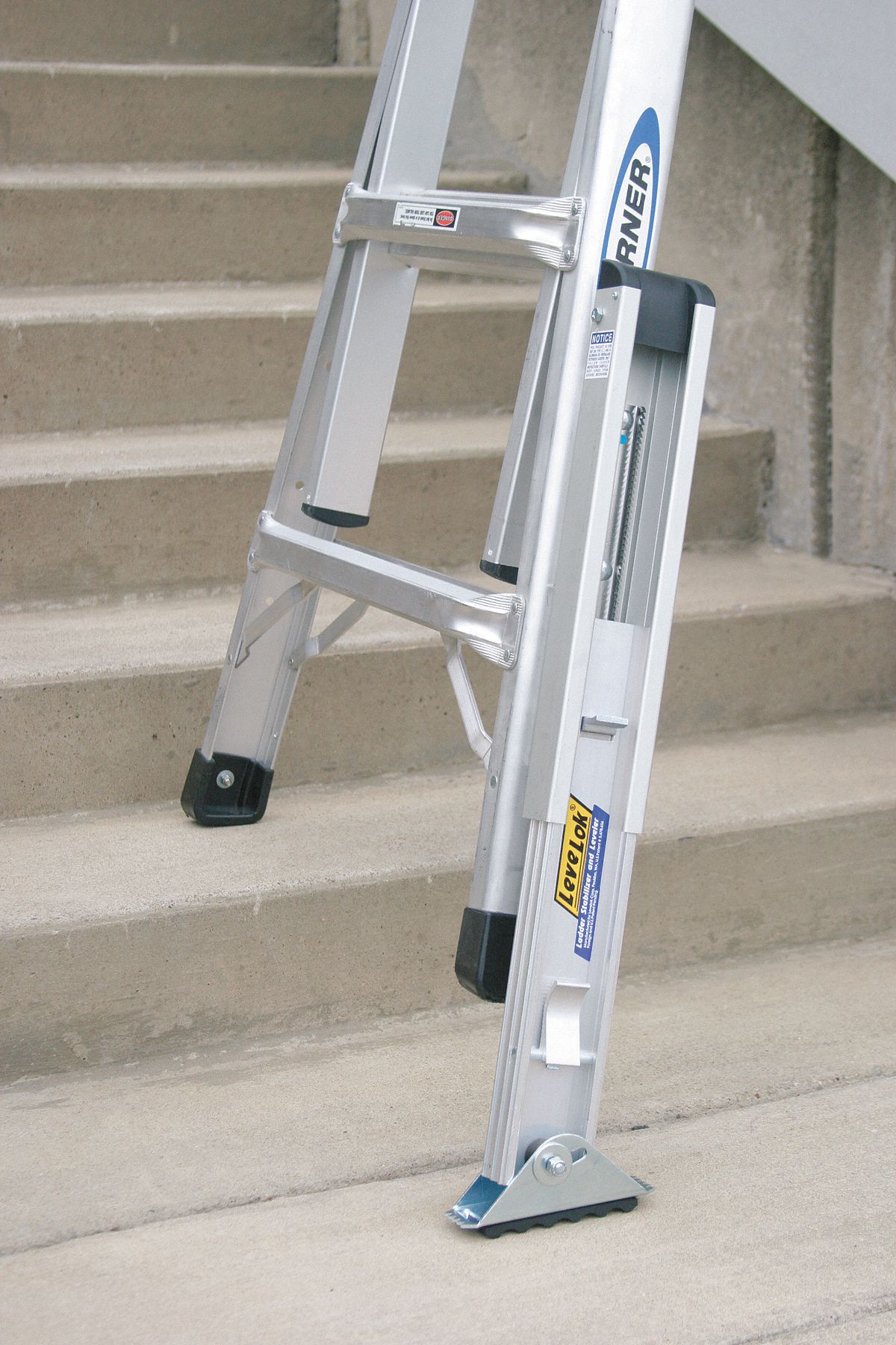 WERNER Ladder Leveler, Aluminum, Adjustable Up To 81/2 in 4ZY21PK70