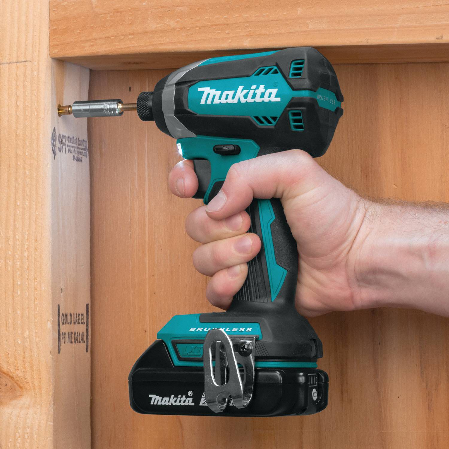 MAKITA Impact Driver 1,500 inlb Max. Torque, 3,400 RPM Free Speed