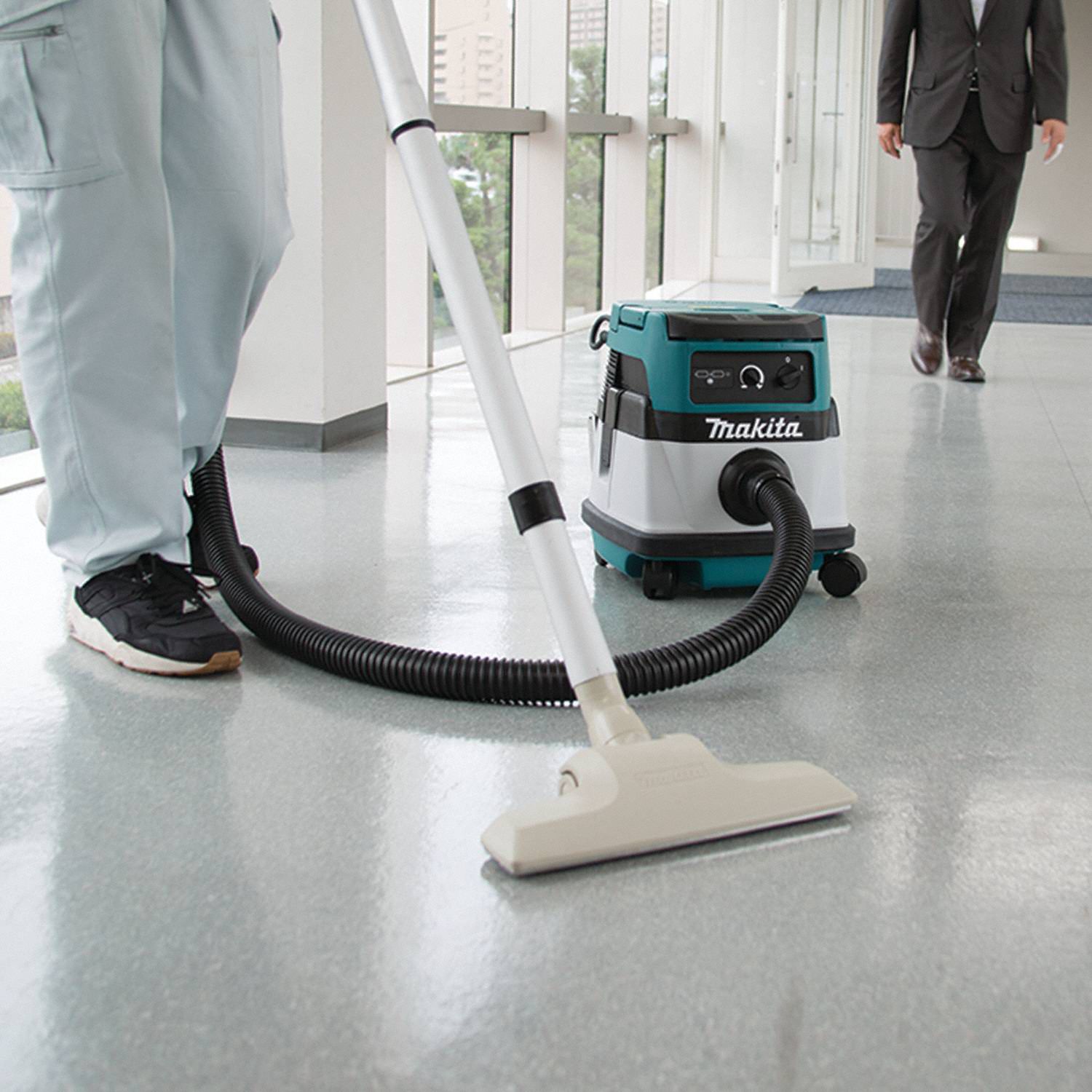 MAKITA Portable Shop Vacuum 2.1 gal Tank Size, Plastic, 1 1/2 in Vacuum Hose Dia., Corded