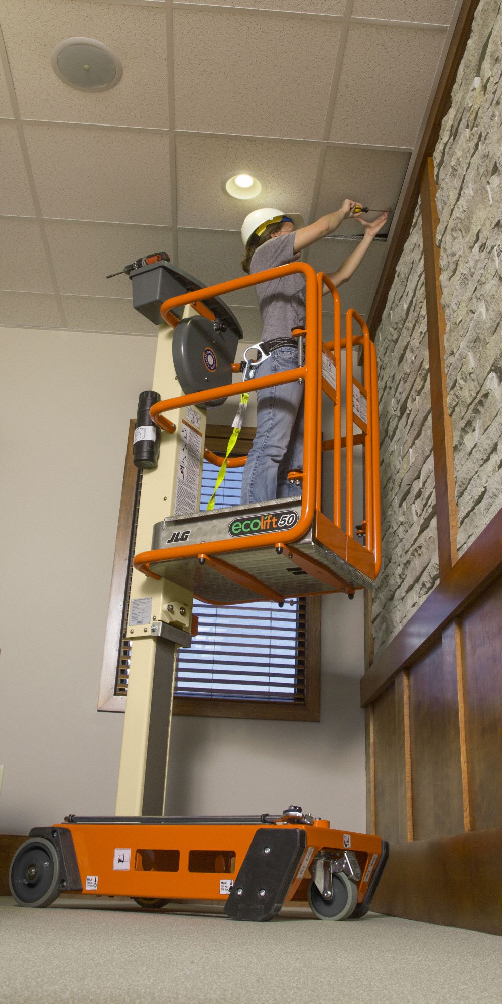 JLG Personnel Lift PushAround, Stored Power Lift, 330 lb Load