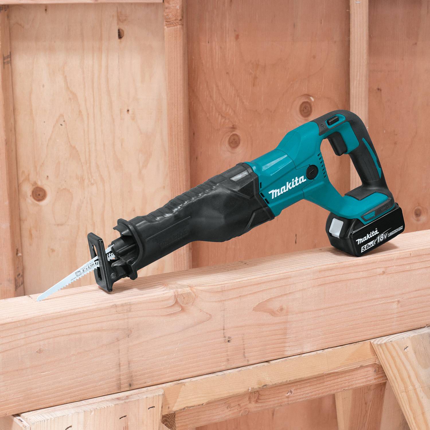 MAKITA Full-Size, Reciprocating Saw Kit, 1 1/4 in Stroke Length, 2,800 ...