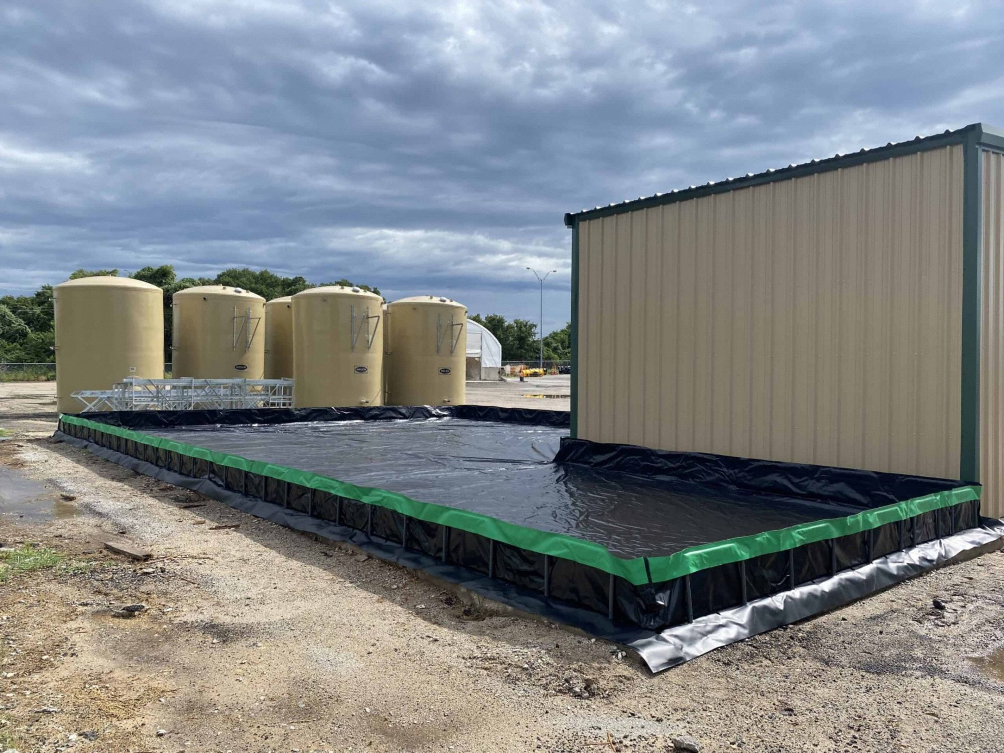 Collapsible Containment Berm: 6 ft x 6 ft x 12 in, 100 gal. to 999 gal., Copolymer, Black