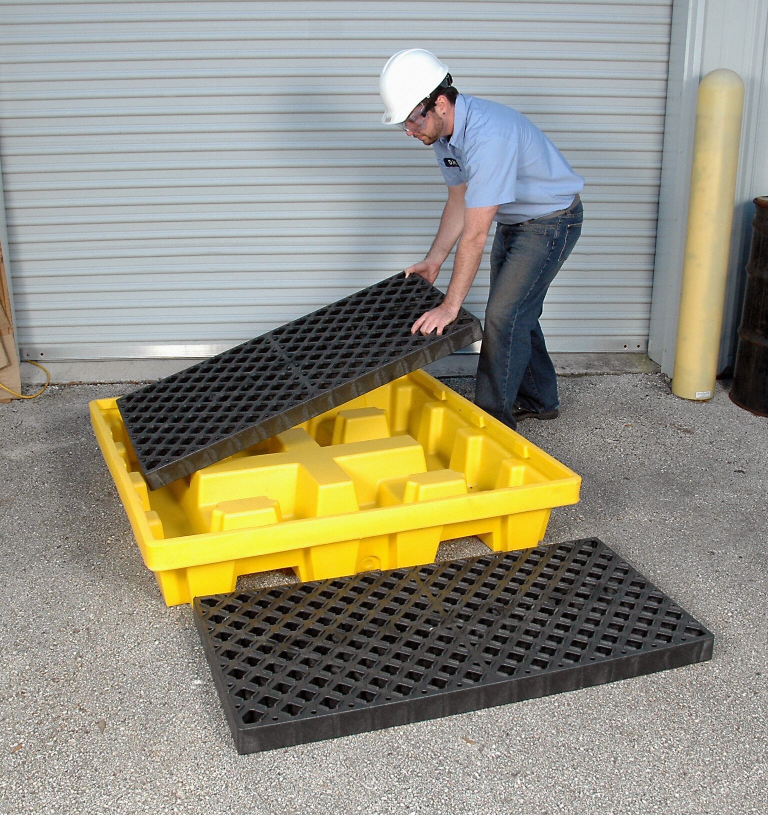 ULTRATECH Drum Spill Containment Pallet For 4 Drums, 66 gal Spill
