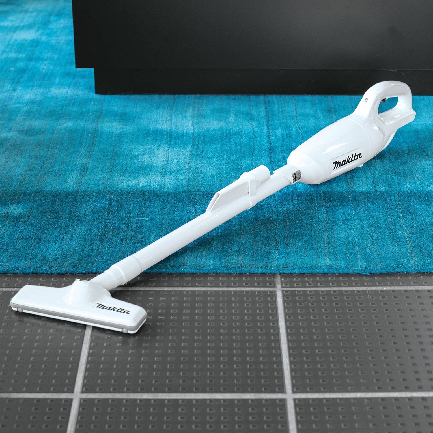 MAKITA Cordless Upright Vacuum 8 1/2 in Cleaning Path Wd, 2.2 lb Wt