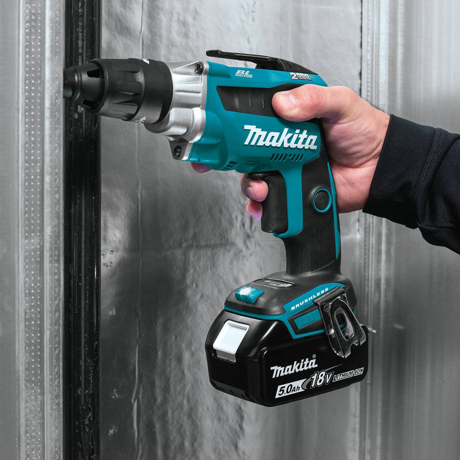 MAKITA Screw Gun Kit, Cordless, 1/4 in Hex Drive Size, 2,500 RPM