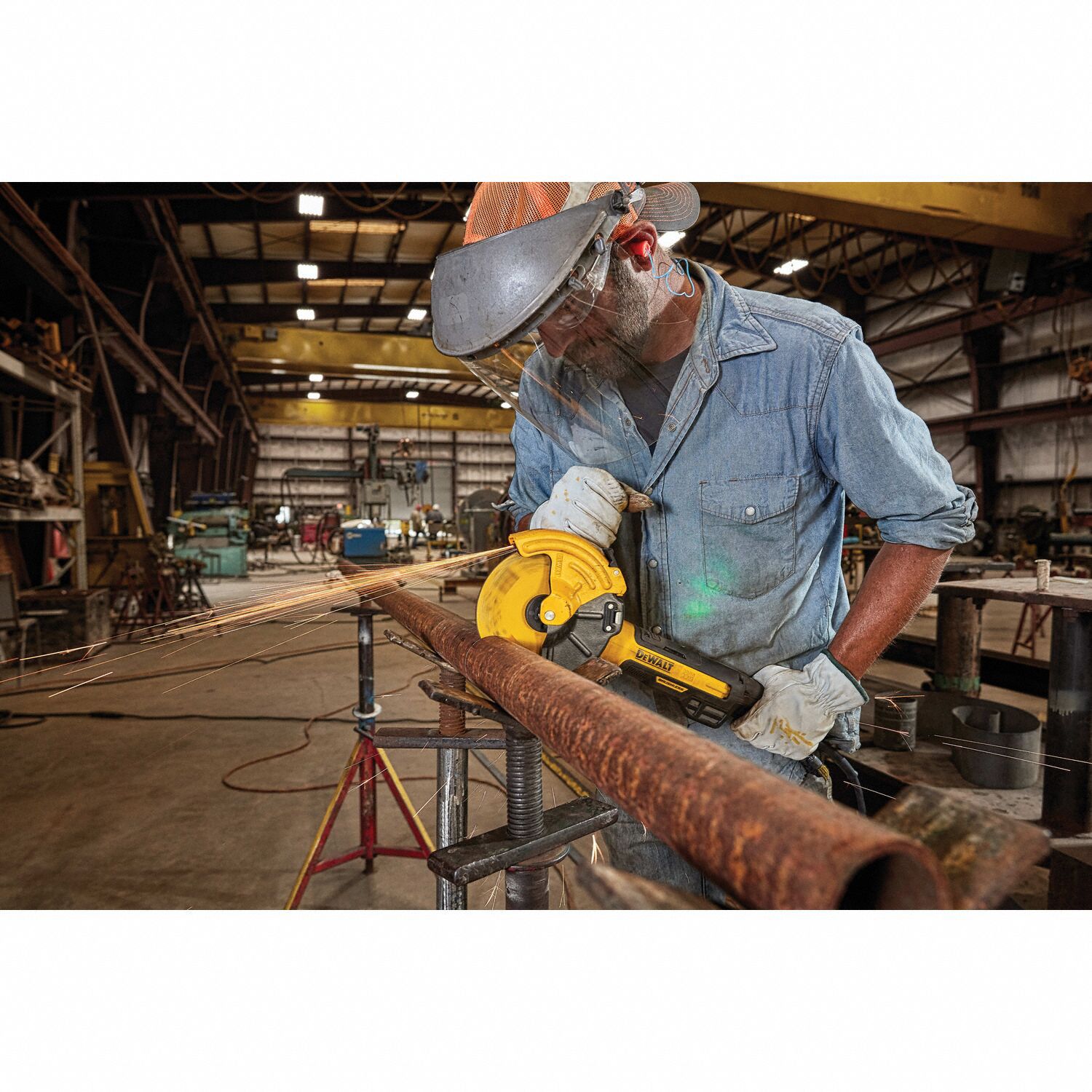 DEWALT Angle Grinder 13 A, 10,500 RPM Max. Speed, Trigger, 6 in Wheel